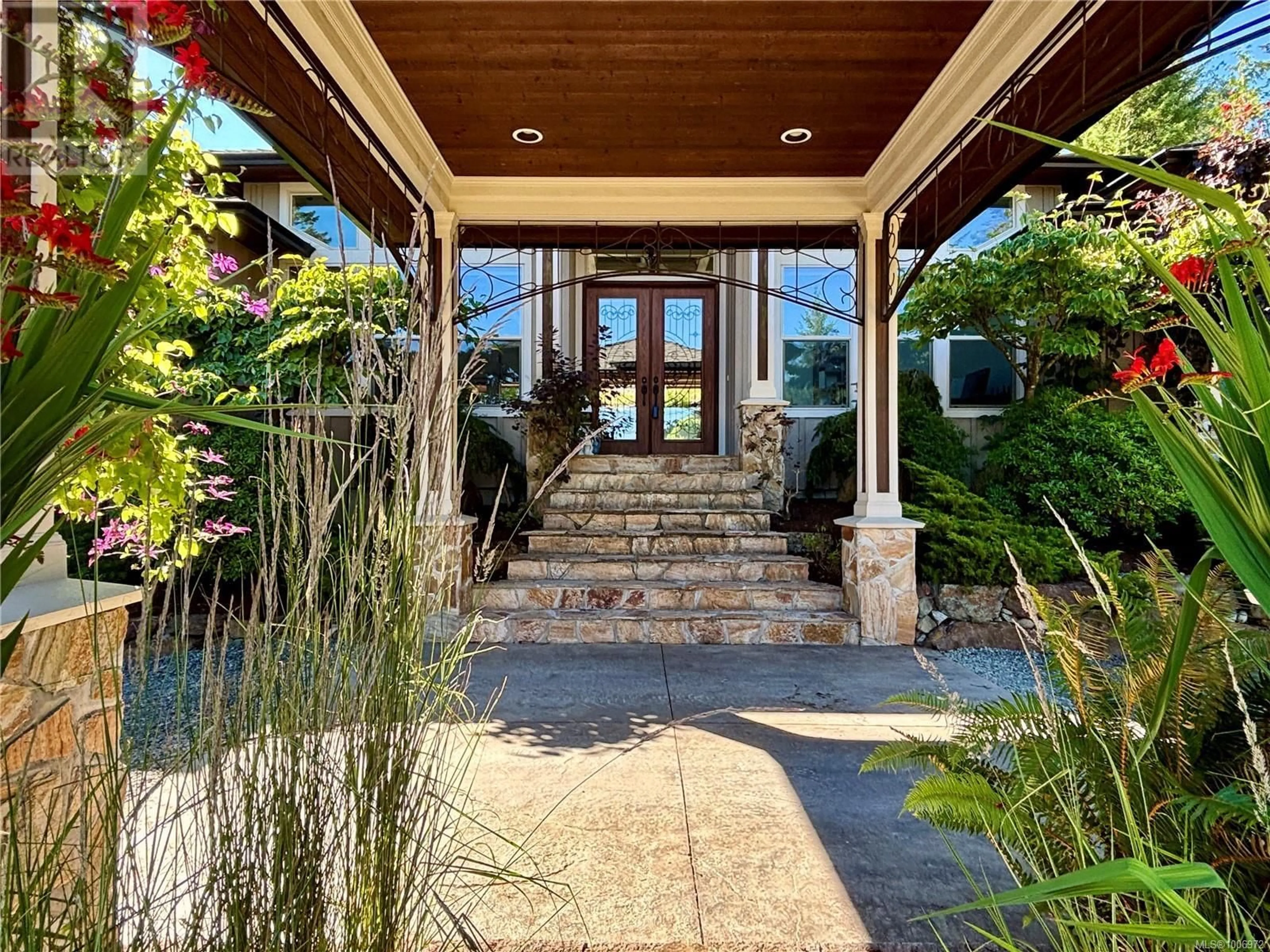 Indoor entryway for 7487 RELKE ROAD, Duncan British Columbia V9L6A7