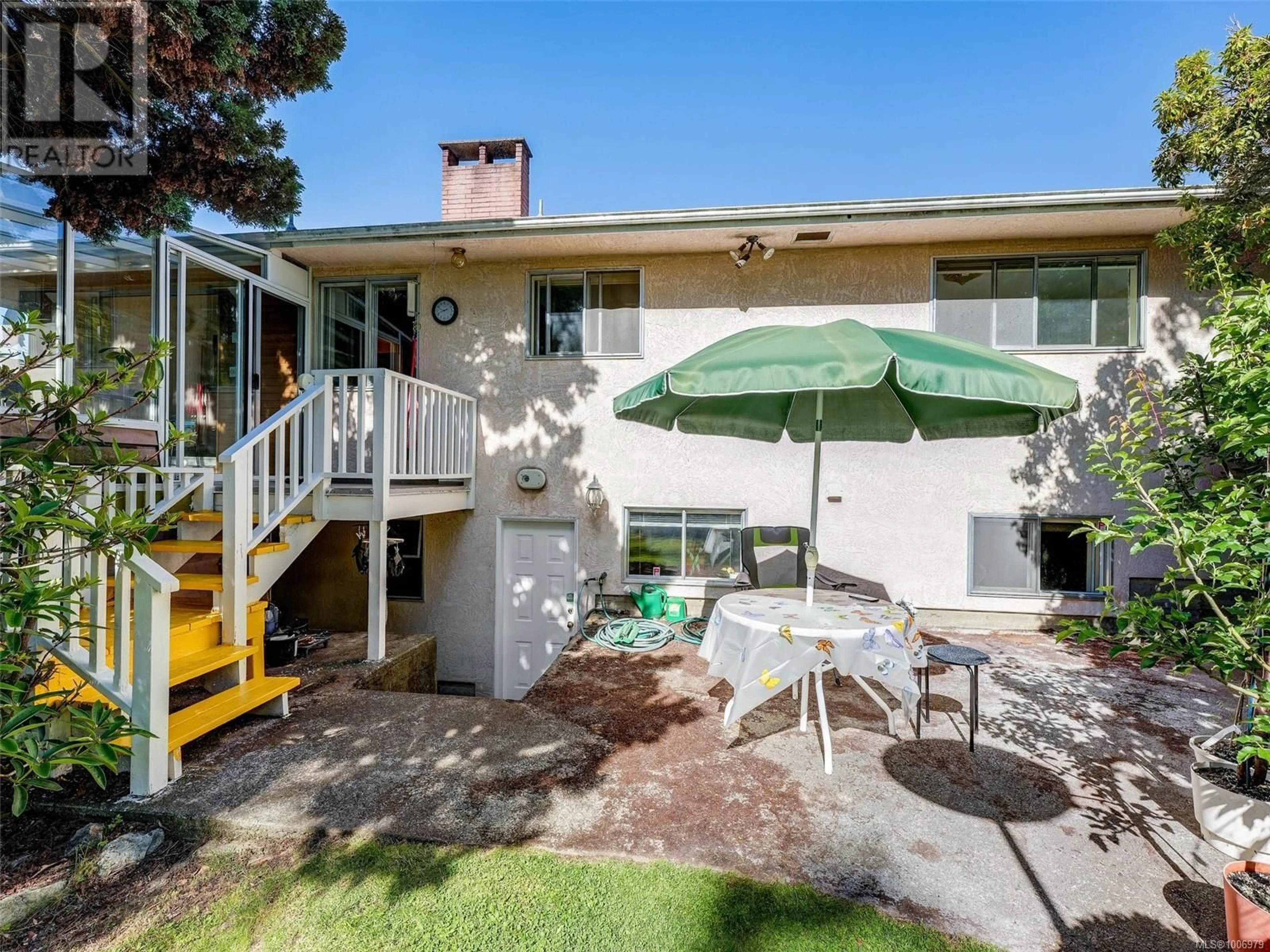 Patio, unknown for 2667 CAPITAL HEIGHTS, Victoria British Columbia V8T3M1