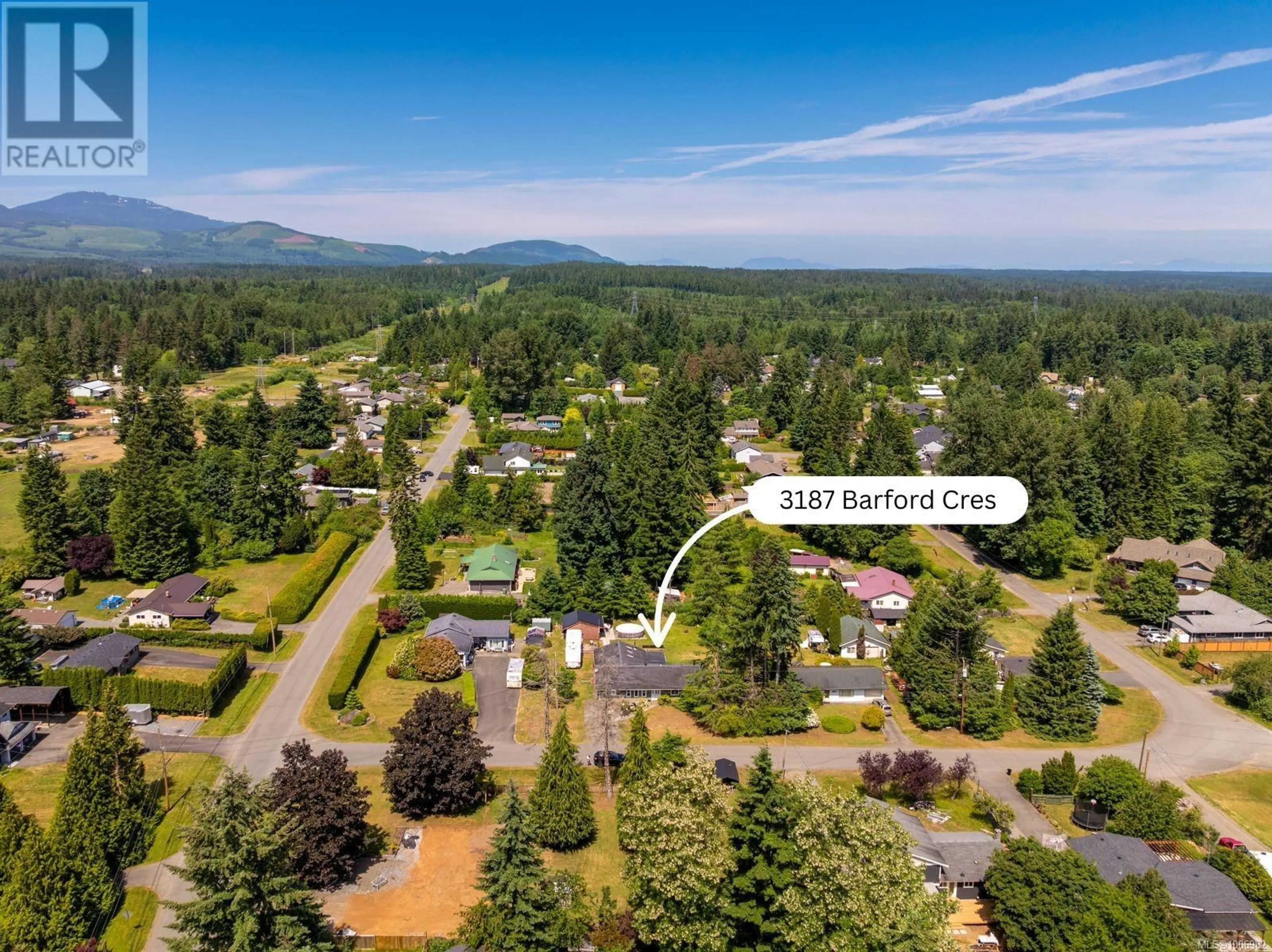 A pic from outside/outdoor area/front of a property/back of a property/a pic from drone, mountain view for 3187 BARFORD CRESCENT, Courtenay British Columbia V9N9L6