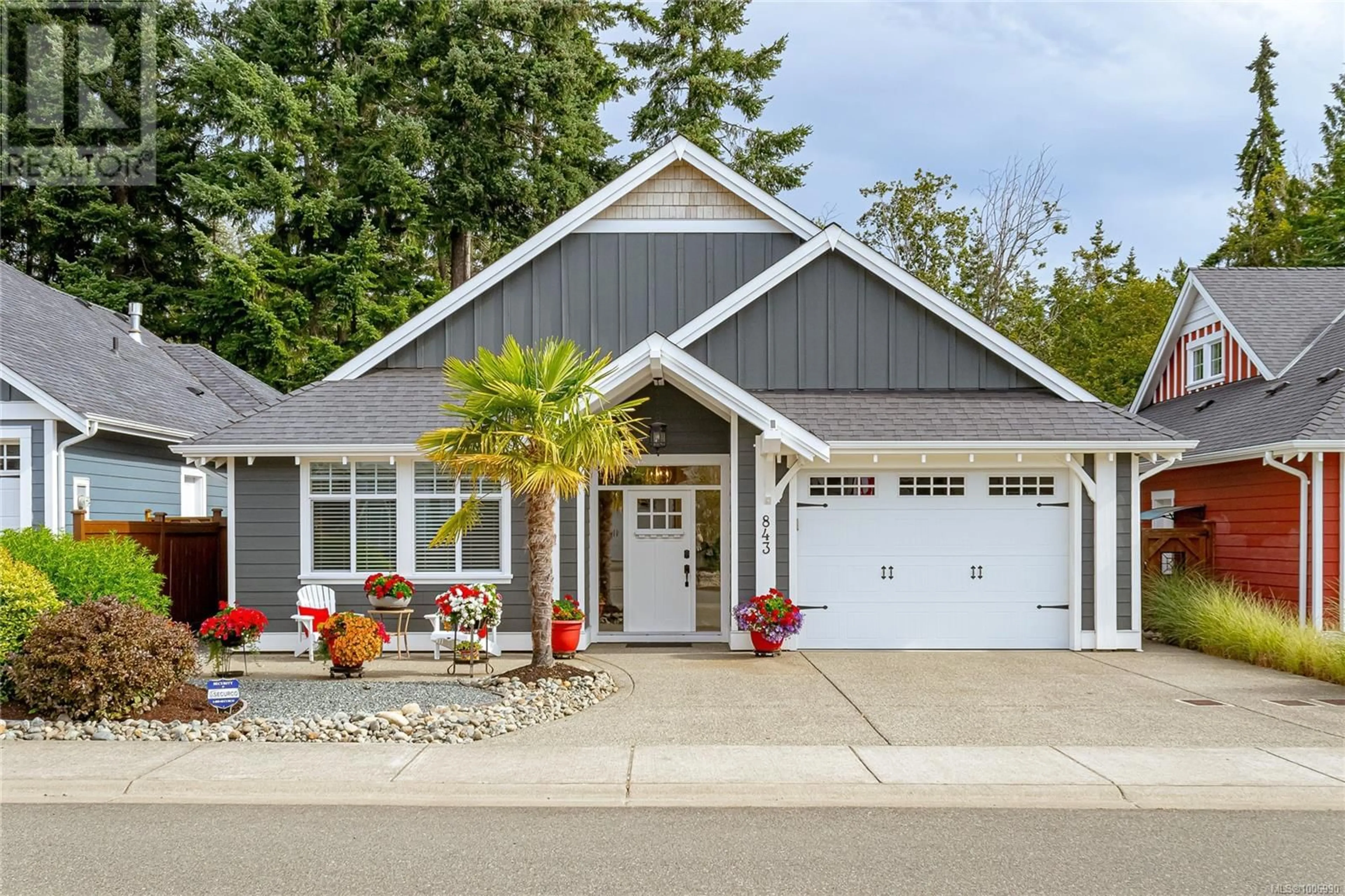 Home with vinyl exterior material, street for 843 PARKSIDE CRESCENT, Parksville British Columbia V9P0C7
