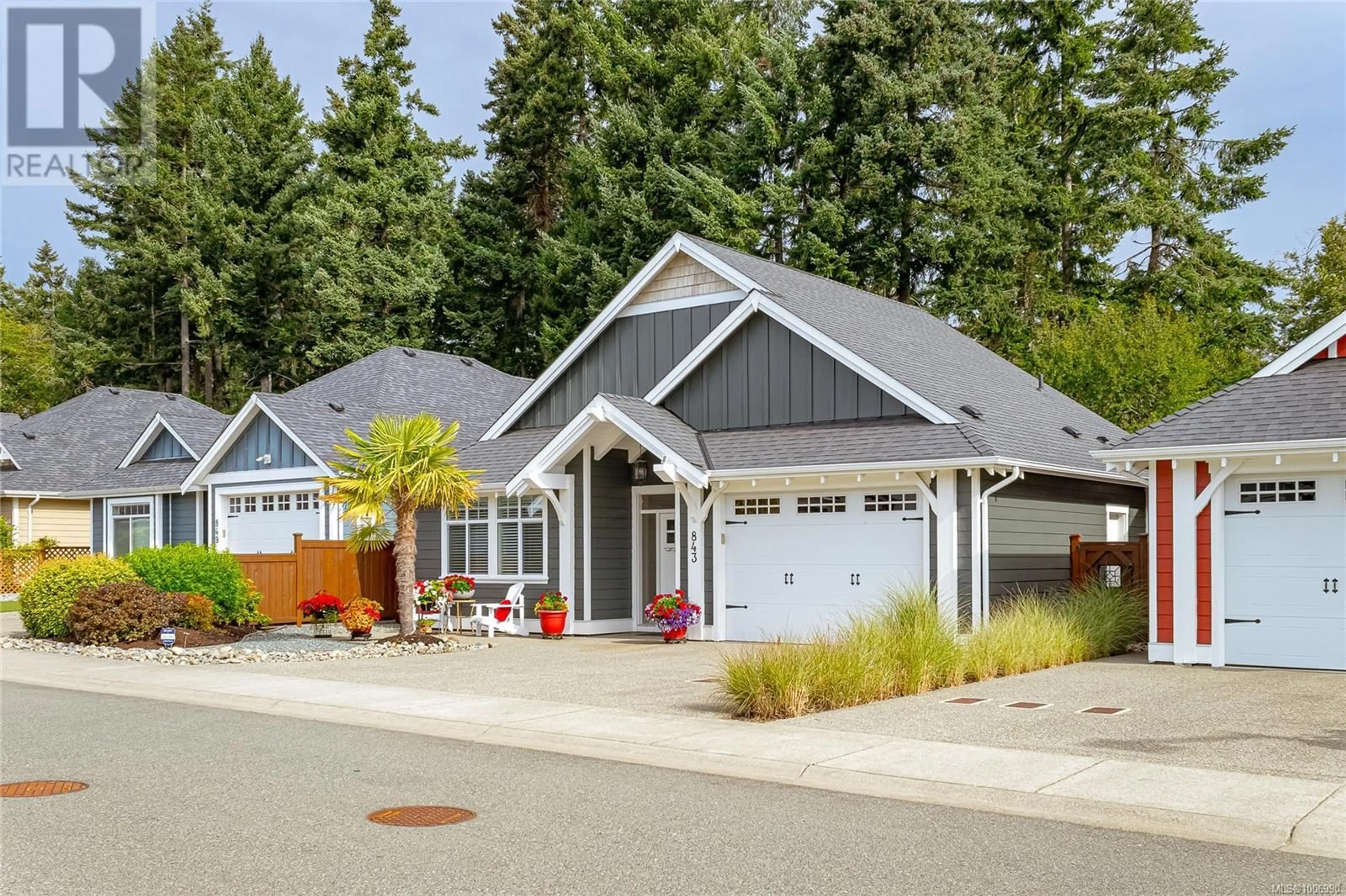 Home with vinyl exterior material, street for 843 PARKSIDE CRESCENT, Parksville British Columbia V9P0C7