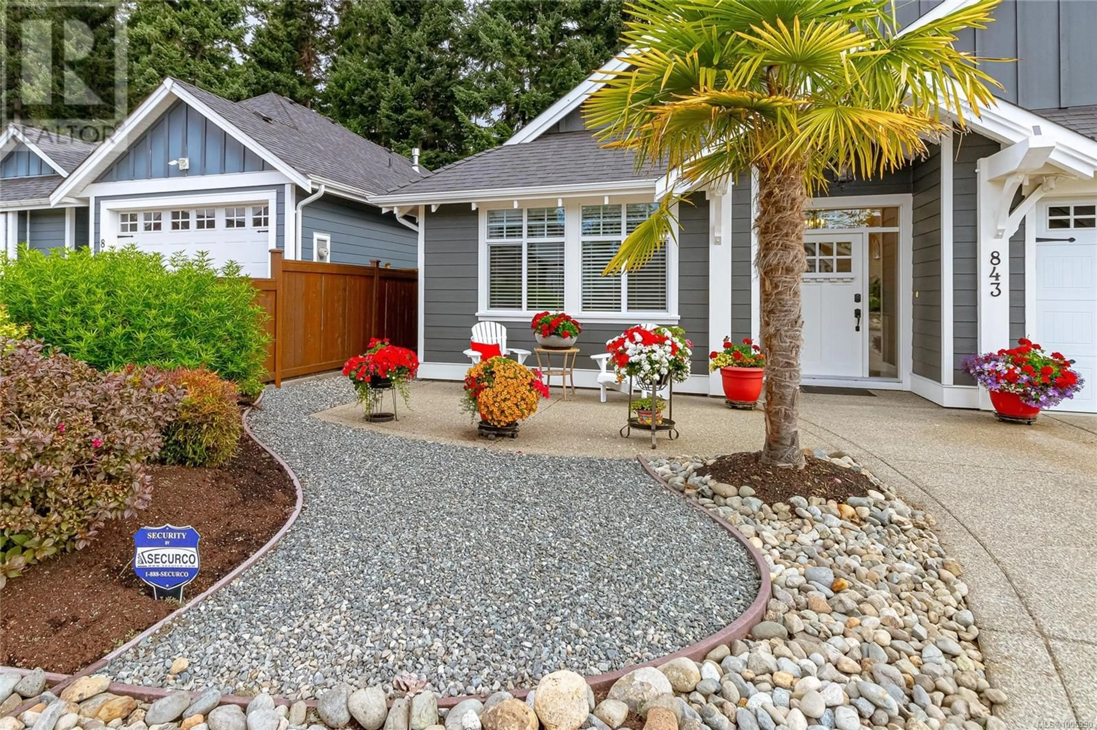Home with vinyl exterior material, street for 843 PARKSIDE CRESCENT, Parksville British Columbia V9P0C7