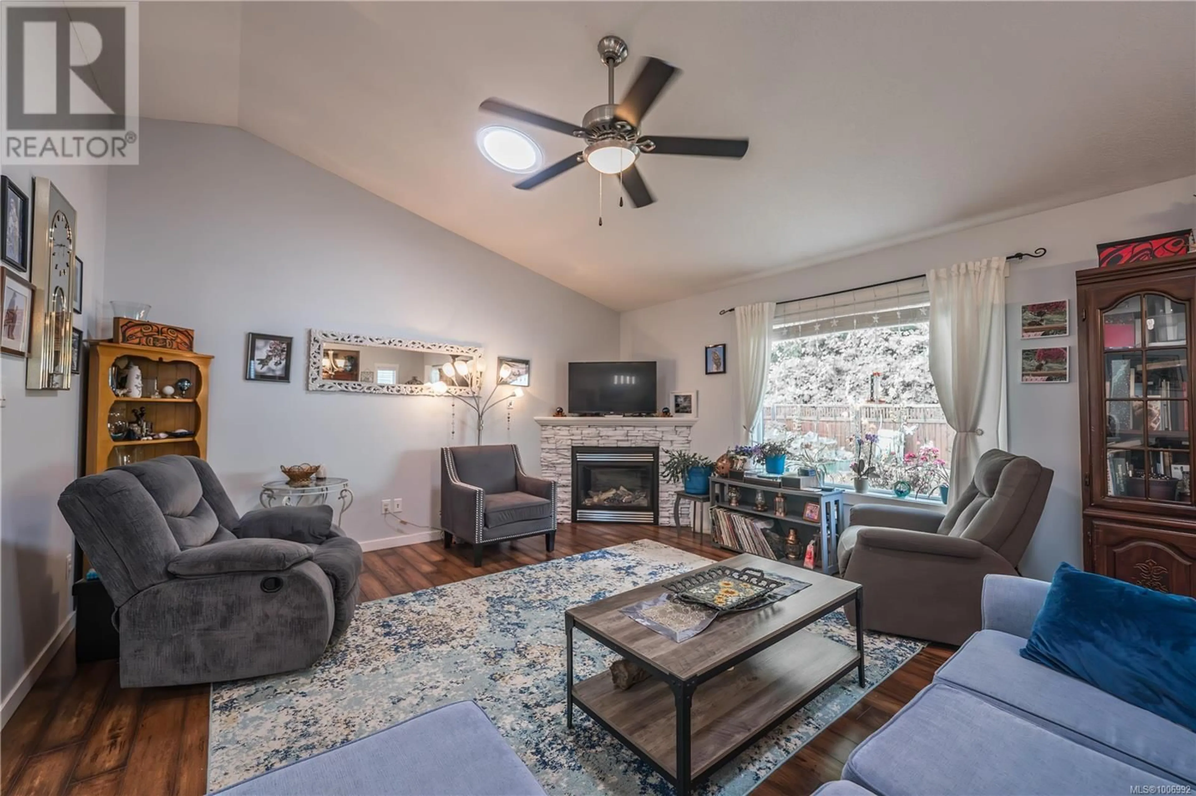 Living room with furniture, unknown for 129 COWLING PLACE, Nanaimo British Columbia V9R6R7