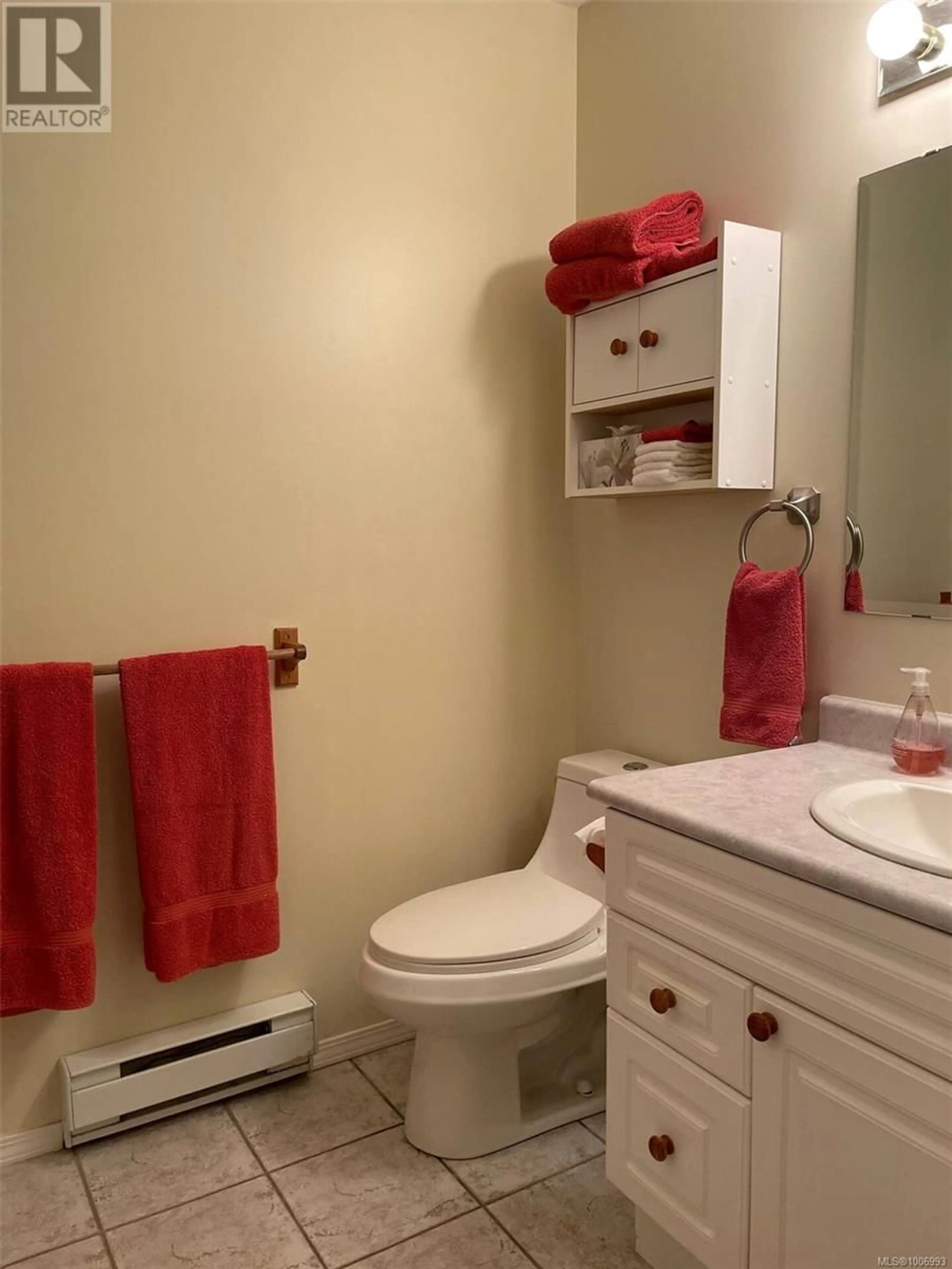 Standard bathroom, unknown for 71A ORCA WAY, Alert Bay British Columbia V0N1A0