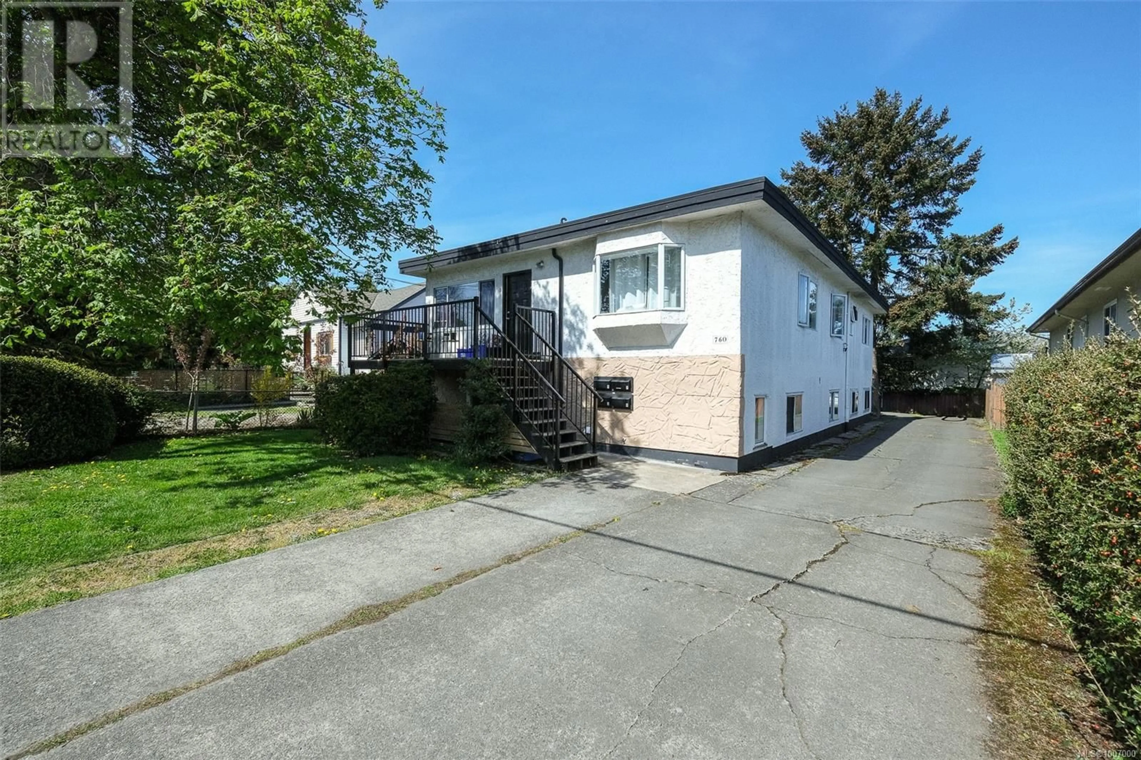 Unknown for 760 WILSON STREET, Victoria British Columbia V9A3H5