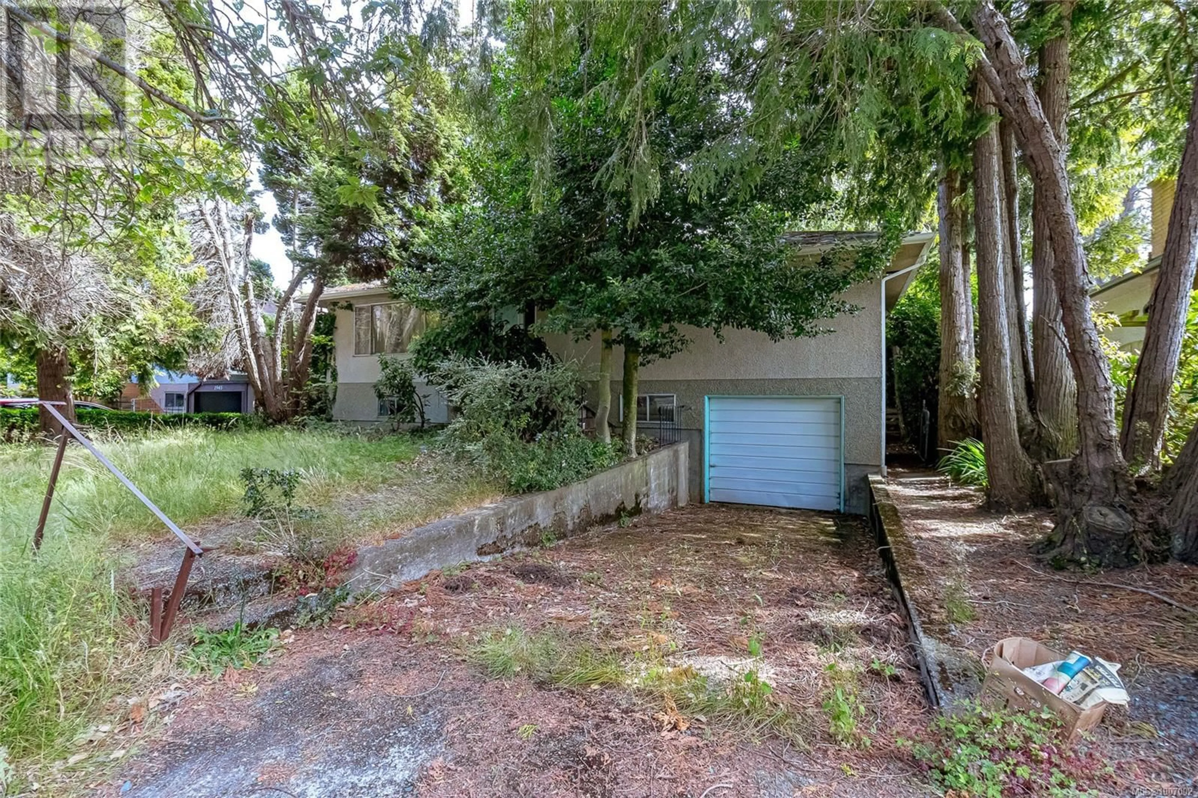 Unknown for 1935 TOWNLEY STREET, Saanich British Columbia V8R3B1