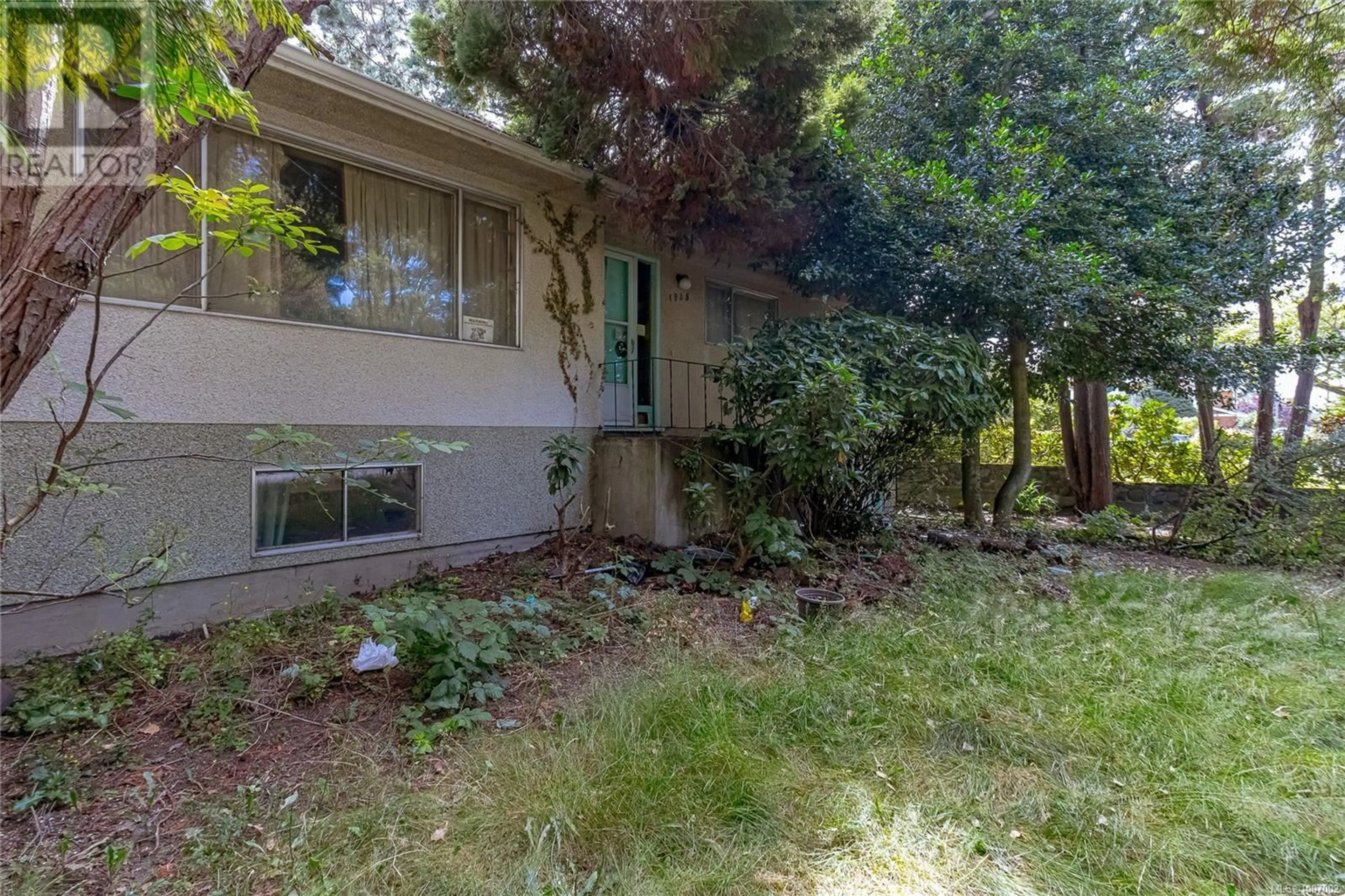 Unknown for 1935 TOWNLEY STREET, Saanich British Columbia V8R3B1