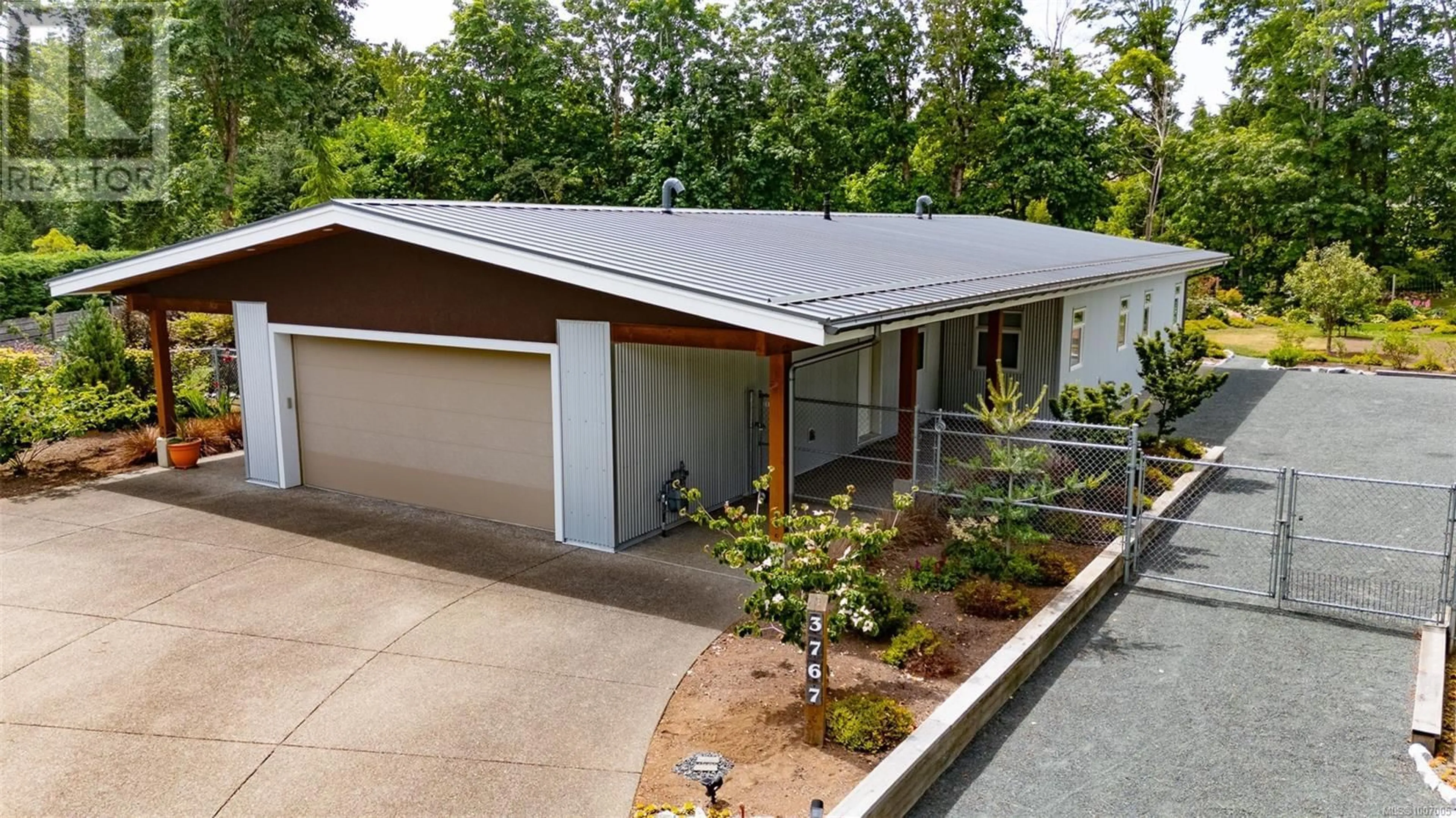 Home with vinyl exterior material, street for 3767 MAPLE LANE, Royston British Columbia V0R2V0