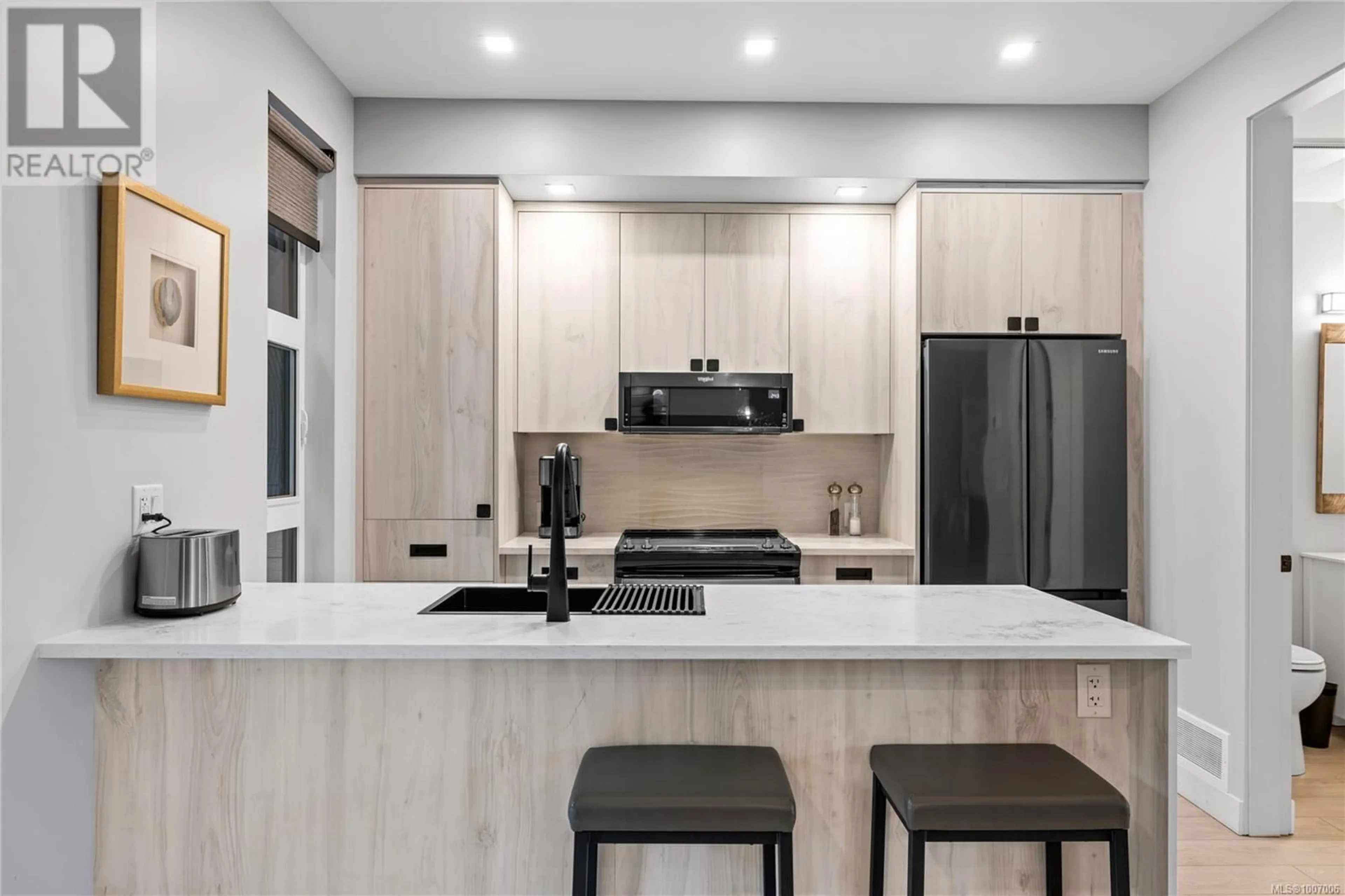 Contemporary kitchen, unknown for 55 - 1175 RESORT DRIVE, Parksville British Columbia V9P2E3