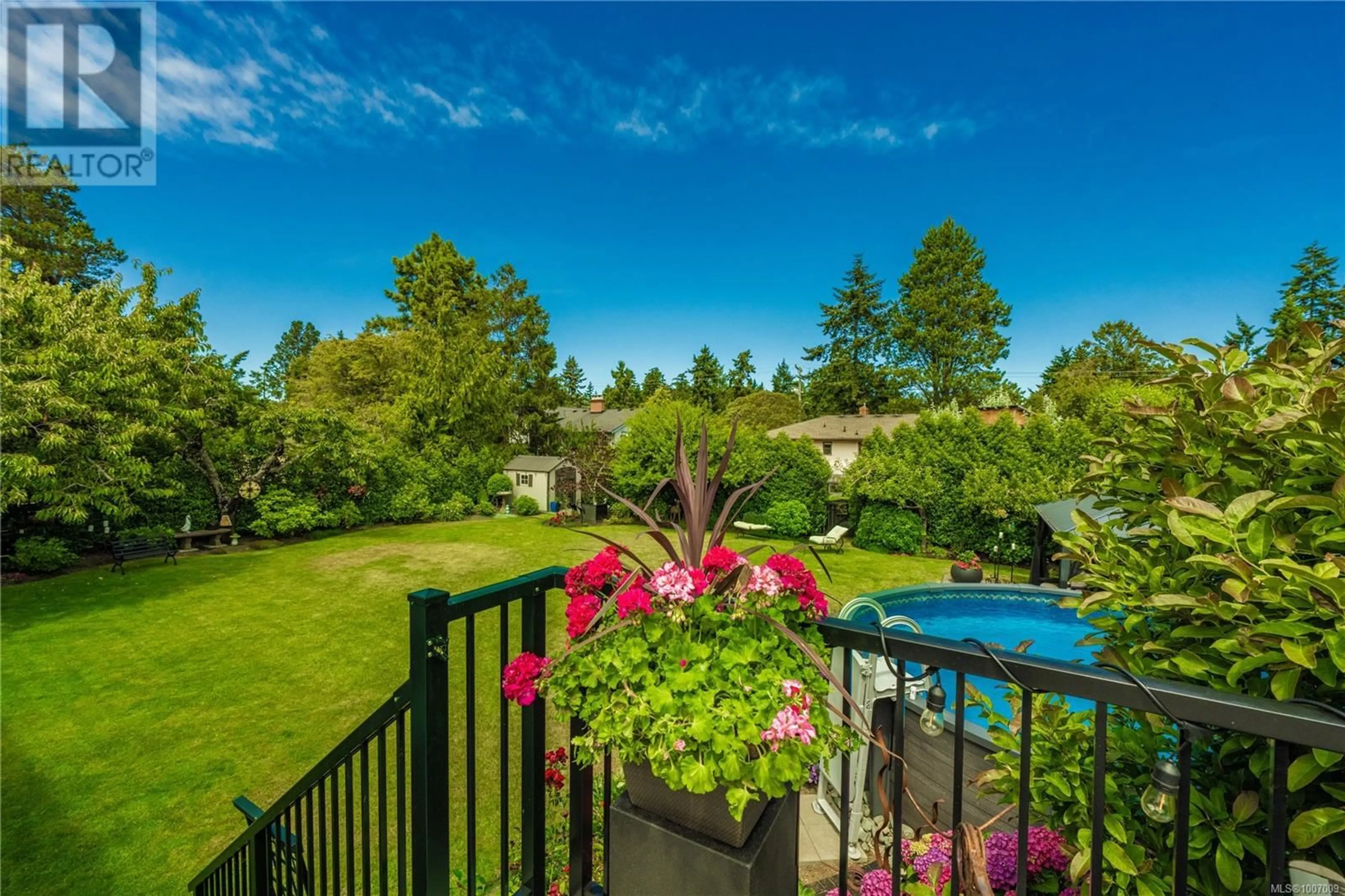 Patio, water/lake/river/ocean view for 3971 CHERRILEE CRESCENT, Saanich British Columbia V8N1R7