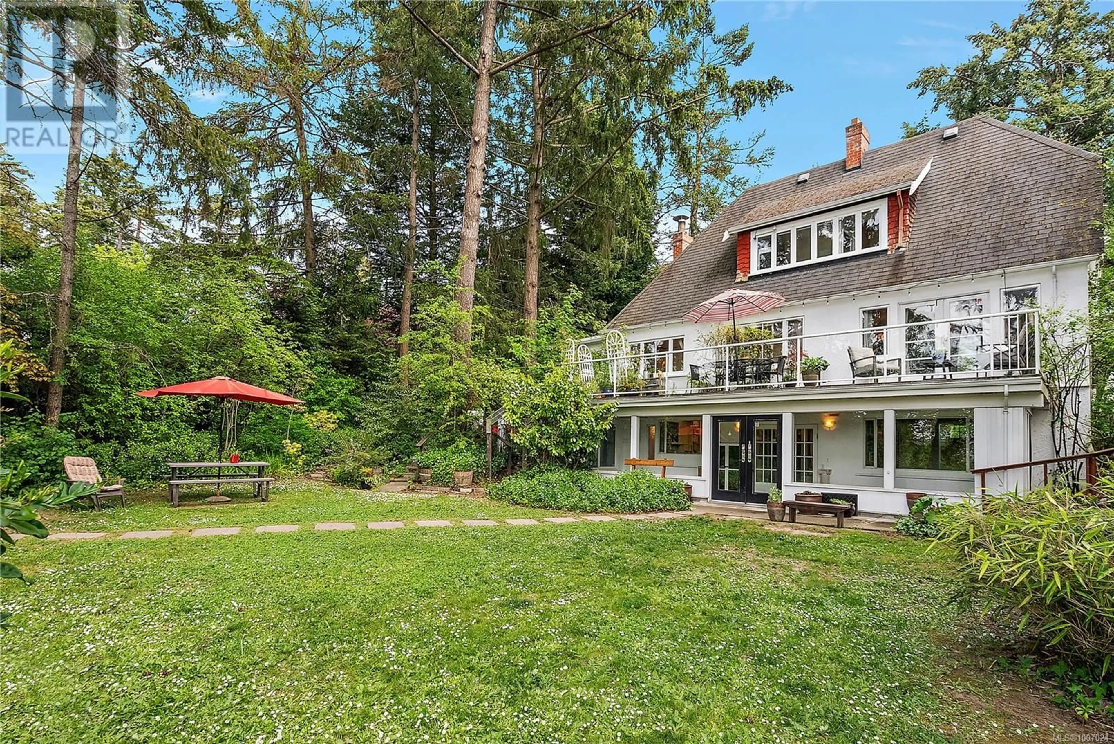 Patio, unknown for 3062 ADMIRALS ROAD, Saanich British Columbia V9A2R8