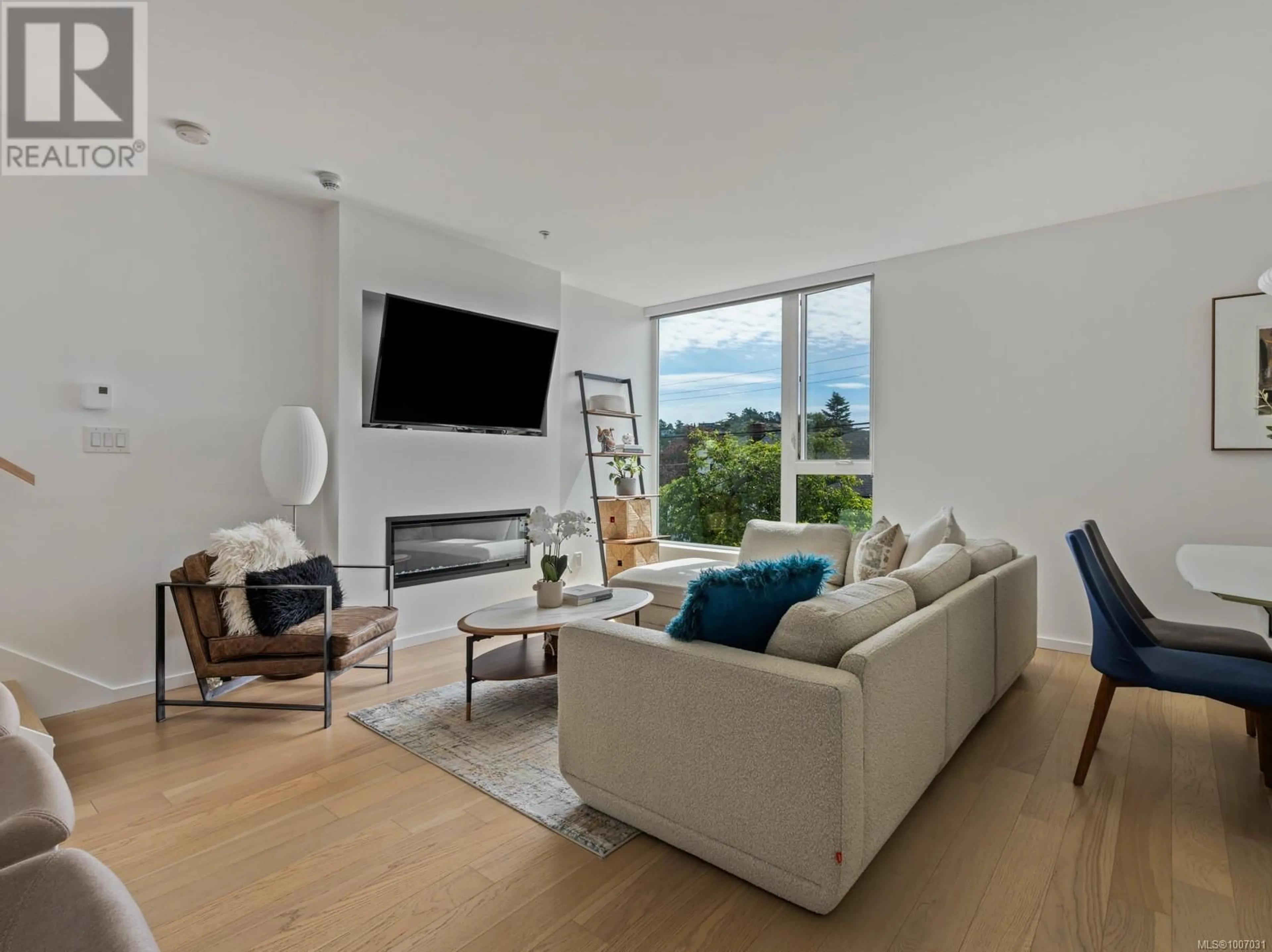 Living room with furniture, unknown for 108 - 1720 FAIRFIELD ROAD, Victoria British Columbia V8S1G3