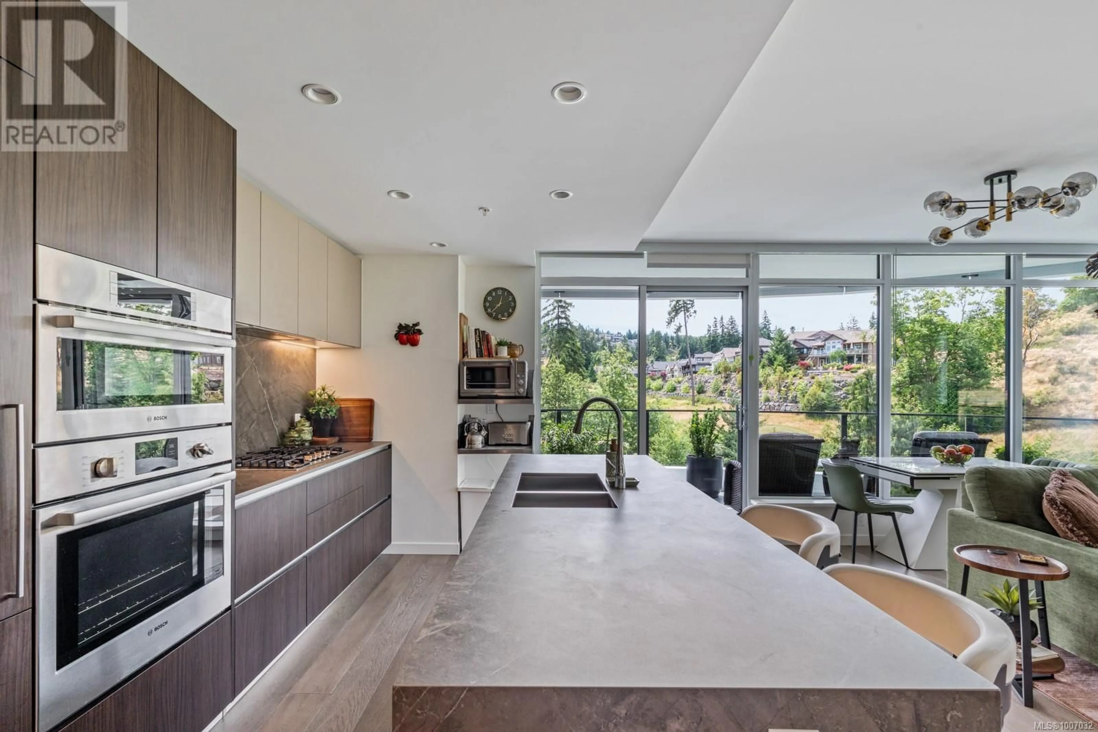 Contemporary kitchen, unknown for 815 - 2000 HANNINGTON ROAD, Langford British Columbia V9B7C1