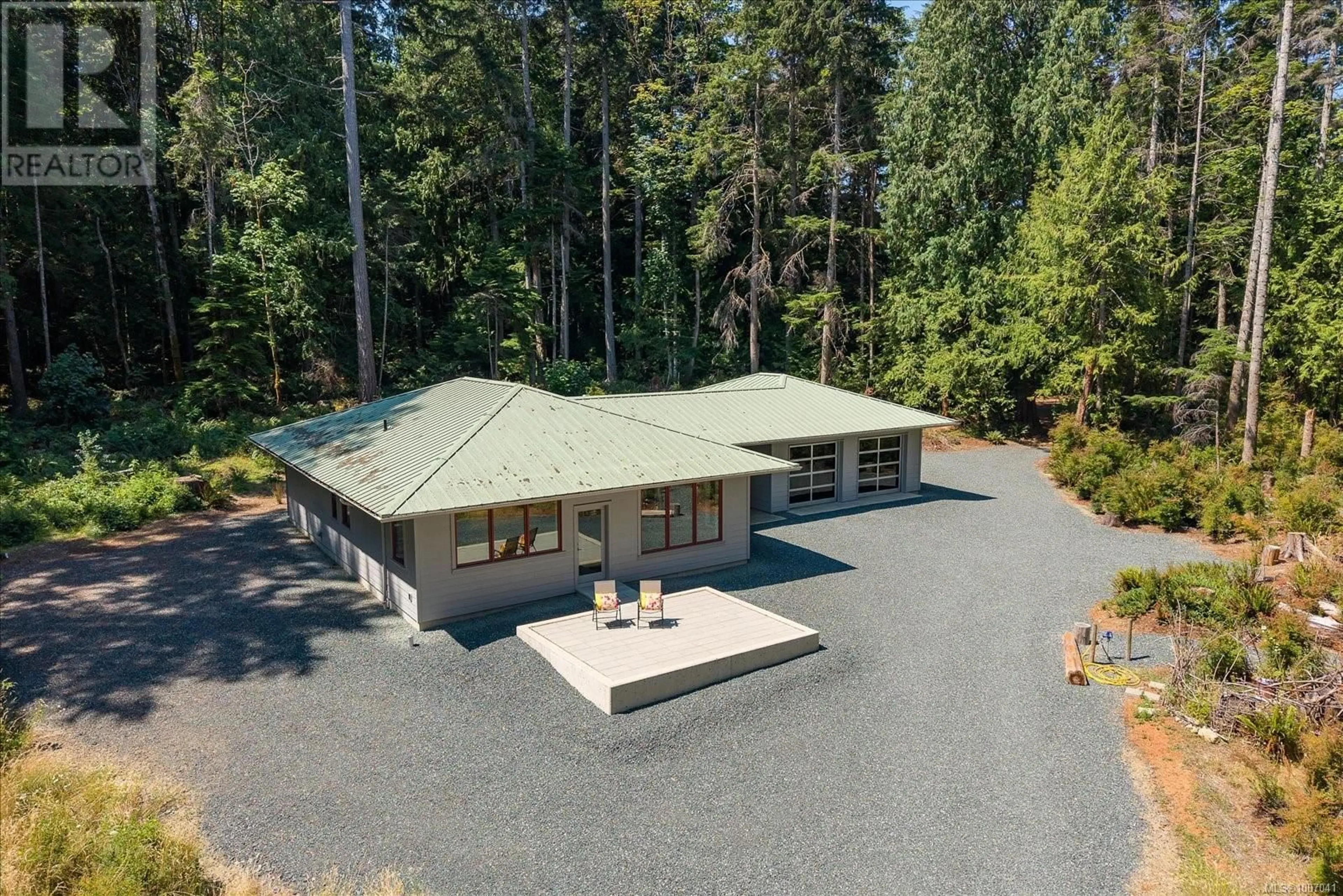 A pic from outside/outdoor area/front of a property/back of a property/a pic from drone, unknown for 6208 ISLAND HIGHWAY WEST, Qualicum Beach British Columbia V9K2E3