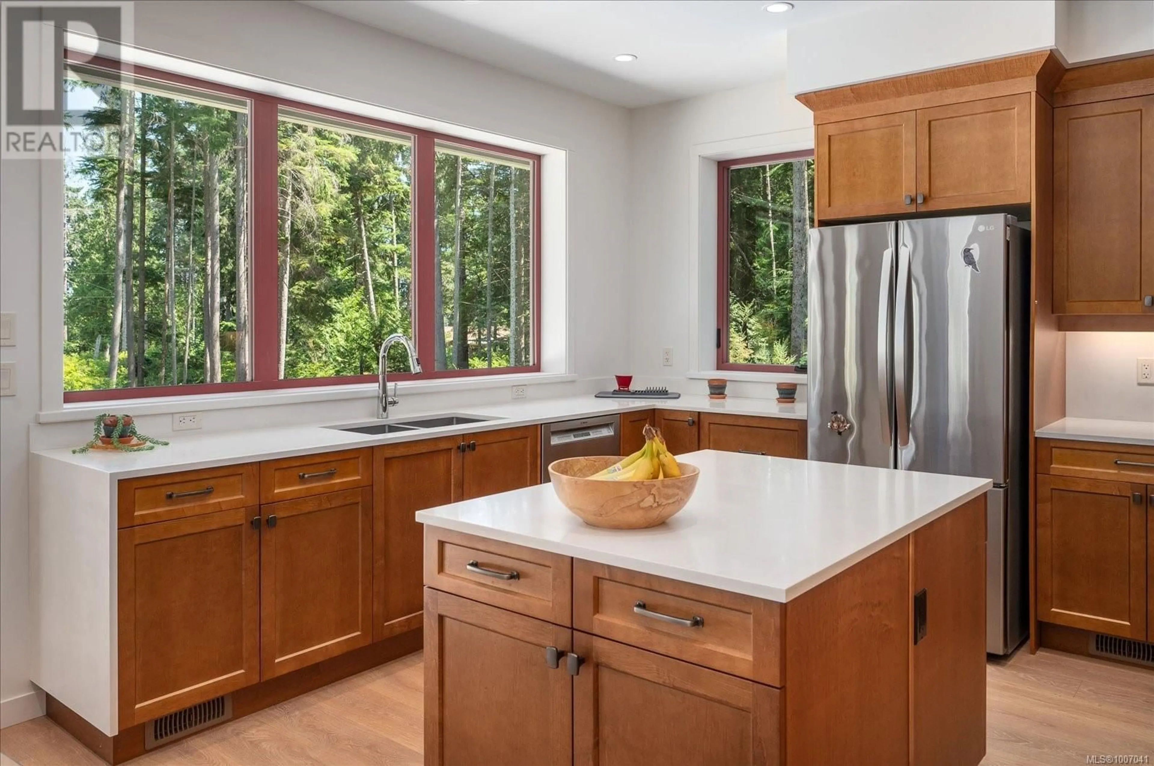Open concept kitchen, ceramic/tile floor for 6208 ISLAND HIGHWAY WEST, Qualicum Beach British Columbia V9K2E3