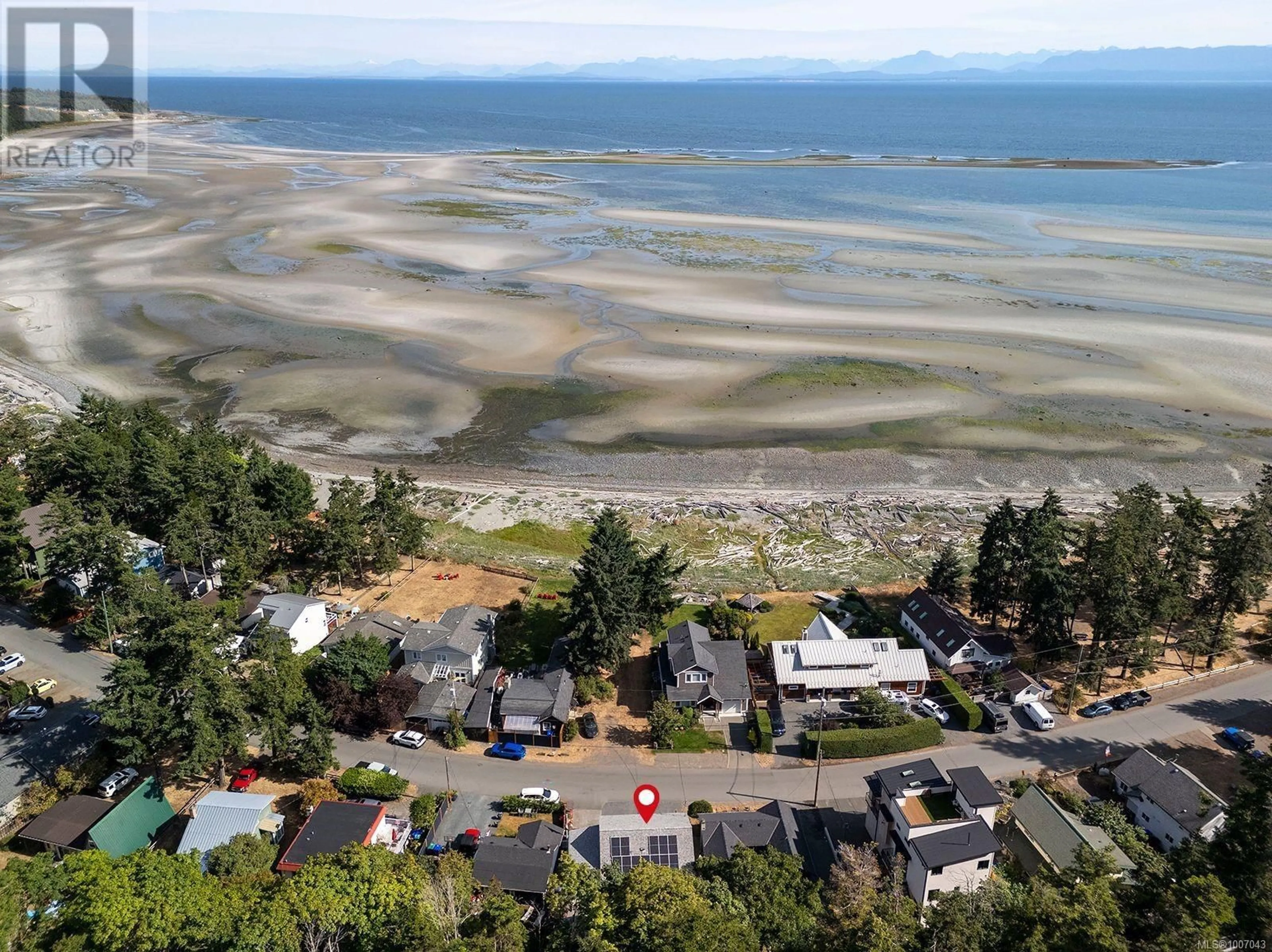 A pic from outside/outdoor area/front of a property/back of a property/a pic from drone, water/lake/river/ocean view for 491 WINDSLOW ROAD, Comox British Columbia V9M3T8