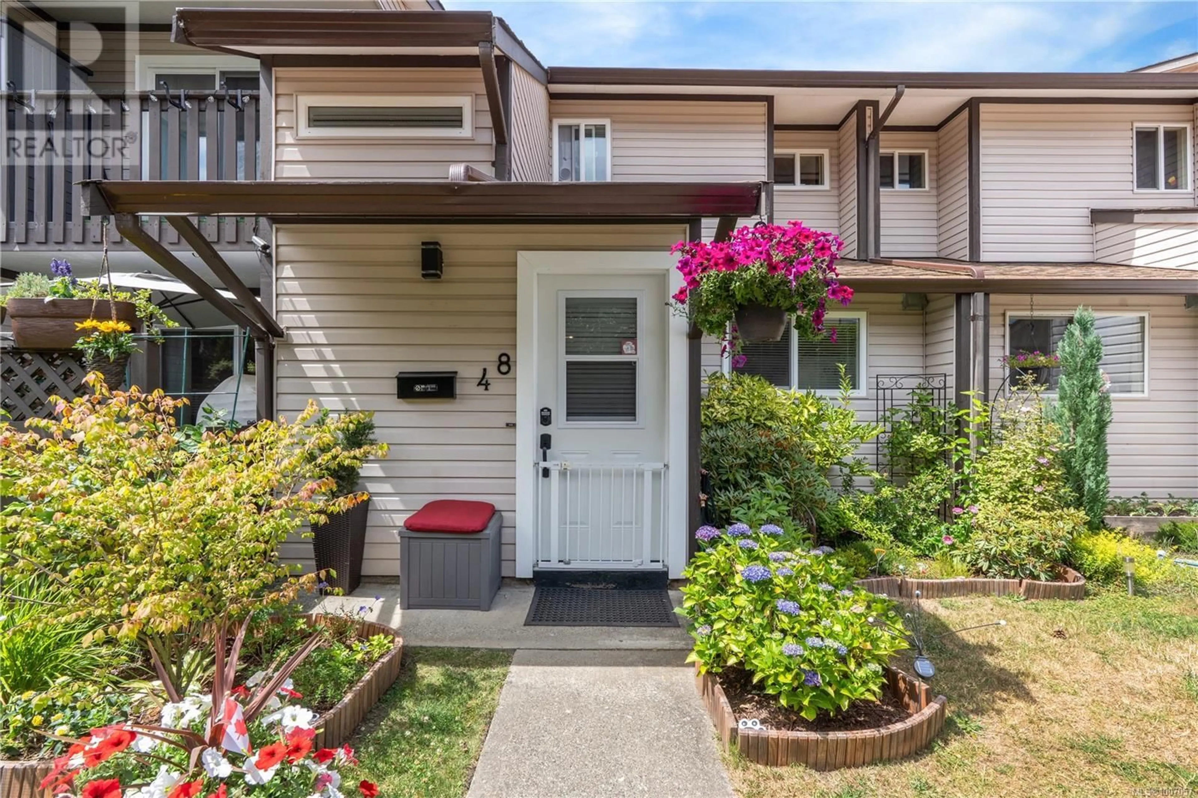 Home with vinyl exterior material, street for 48 - 1506 ADMIRALS ROAD, View Royal British Columbia V9A7B1