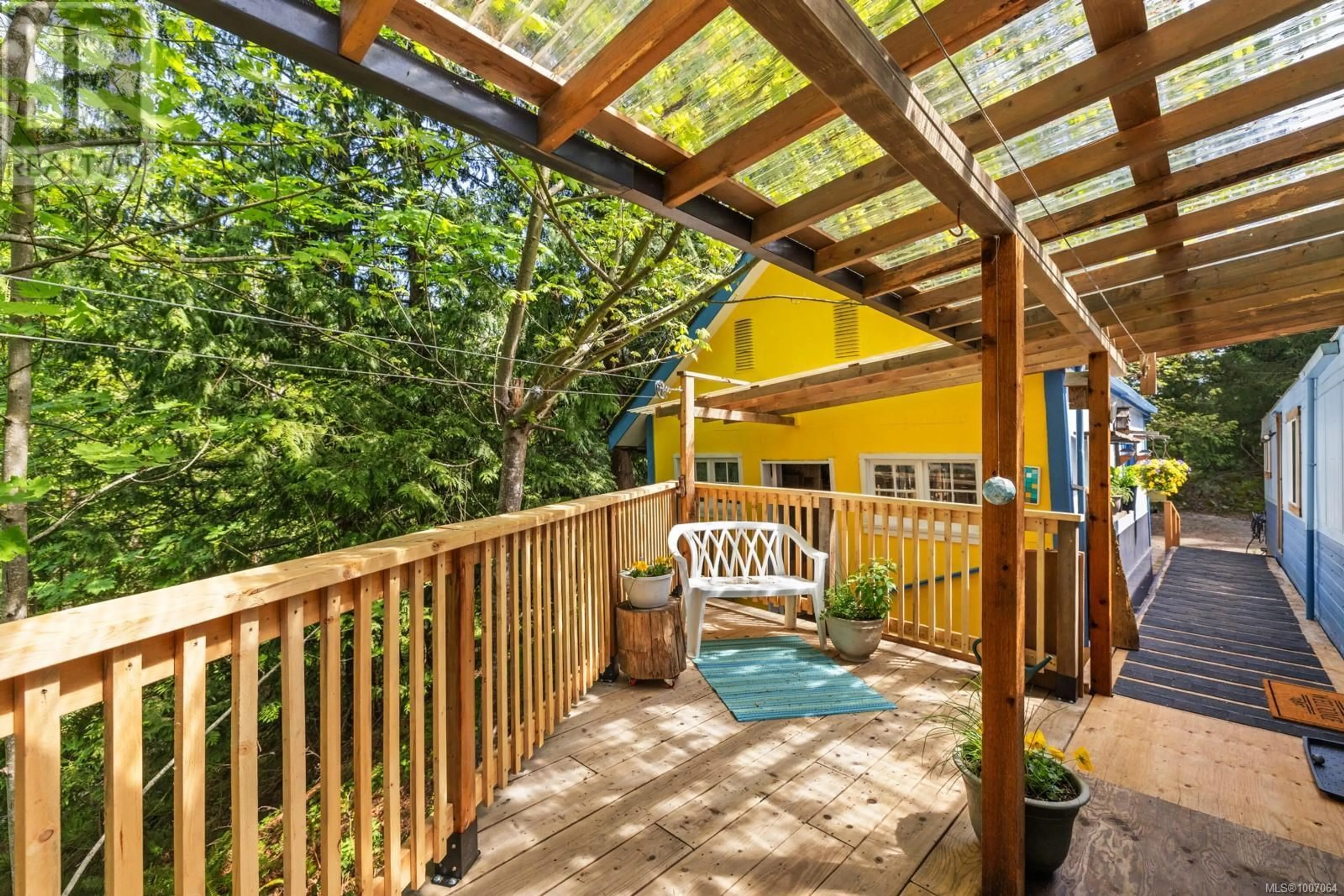 Patio, street for 32C - 1120 SHAWNIGAN MILL BAY ROAD, Mill Bay British Columbia V8H1G8