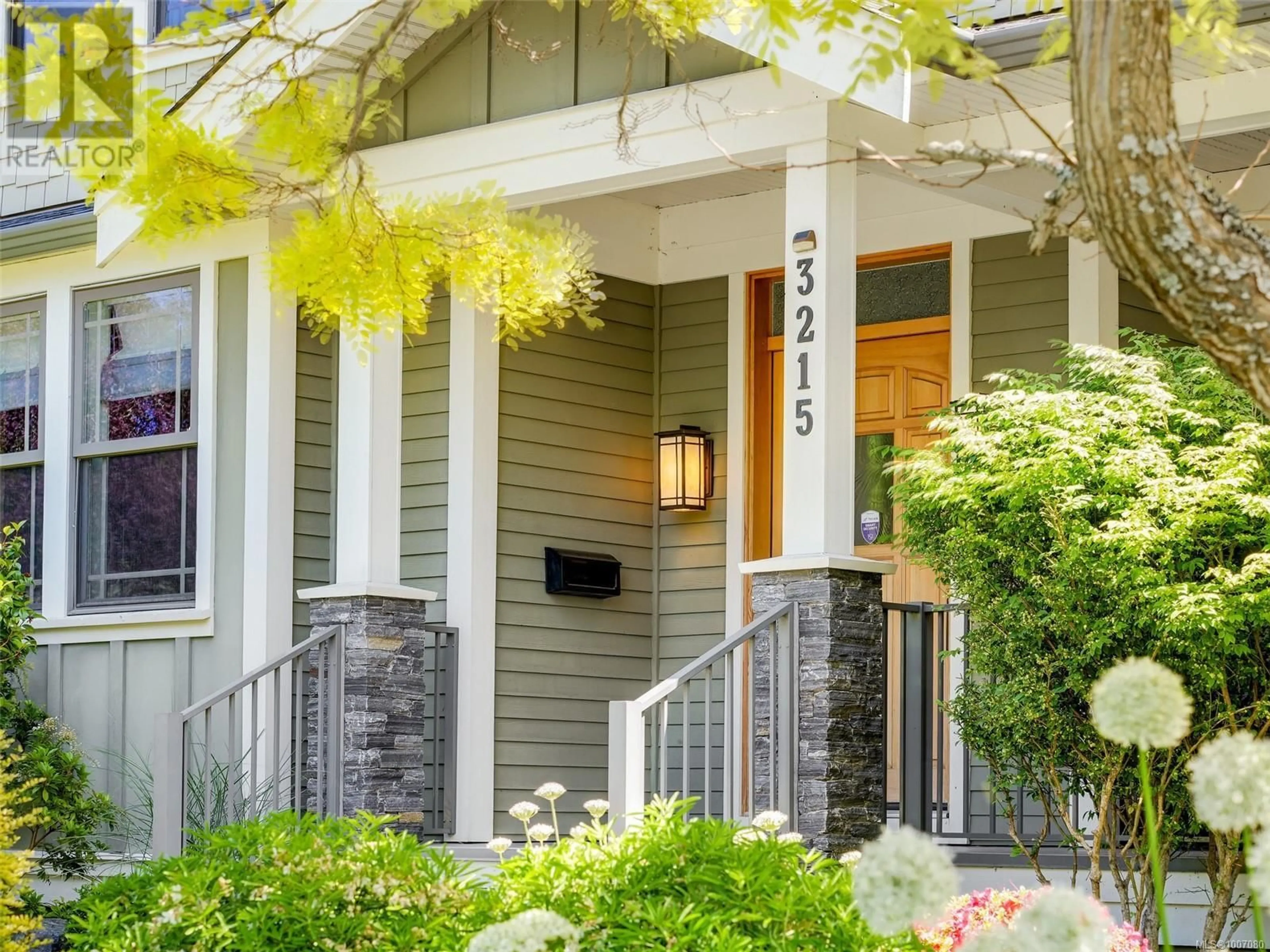 Unknown for 3215 HENDERSON ROAD, Oak Bay British Columbia V8P5A3