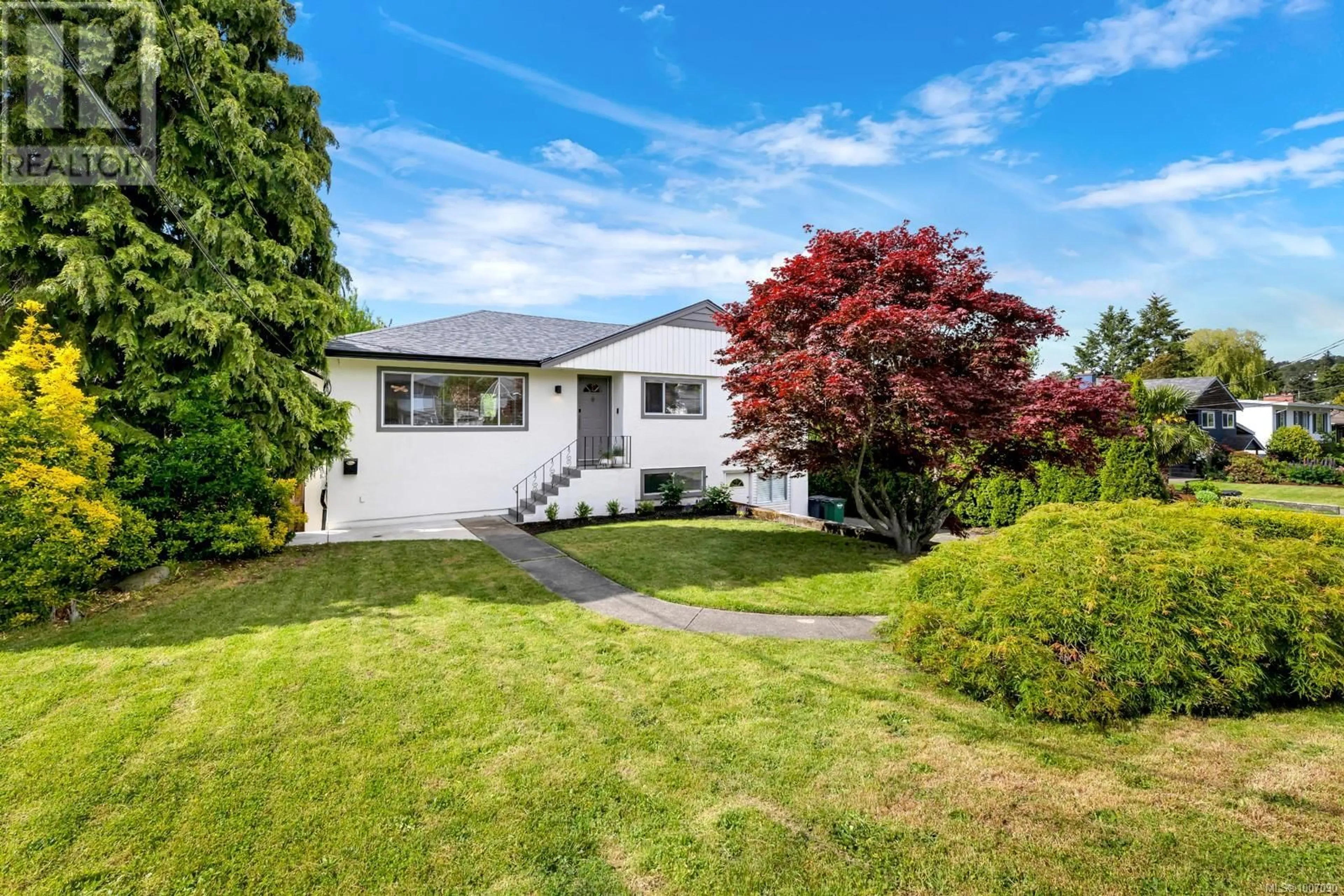 A pic from outside/outdoor area/front of a property/back of a property/a pic from drone, street for 1045 NICHOLSON STREET, Saanich British Columbia V8X3L3