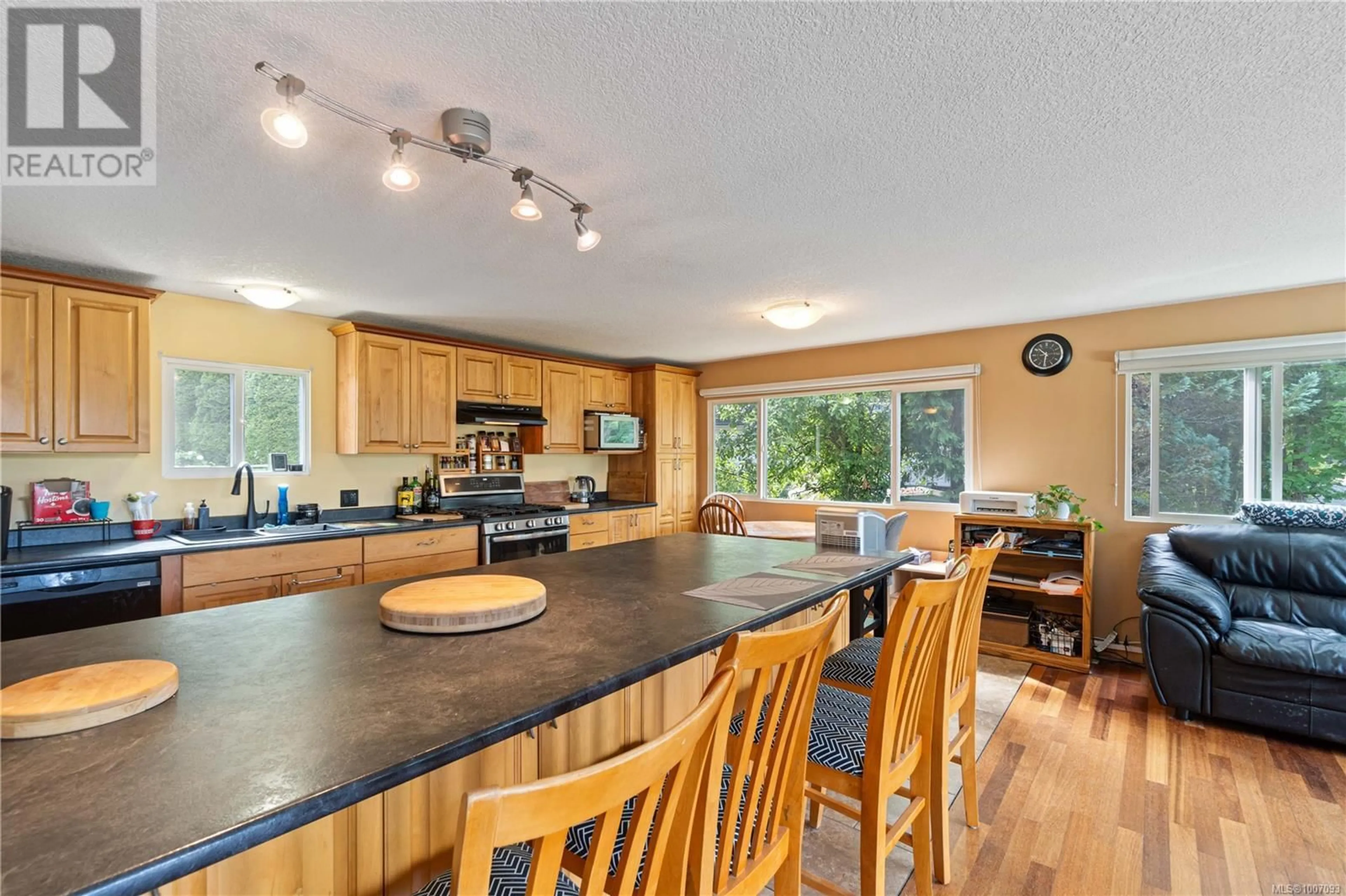 Open concept kitchen, unknown for 5687 BIG BEAR RIDGE, Nanaimo British Columbia V9T2K3