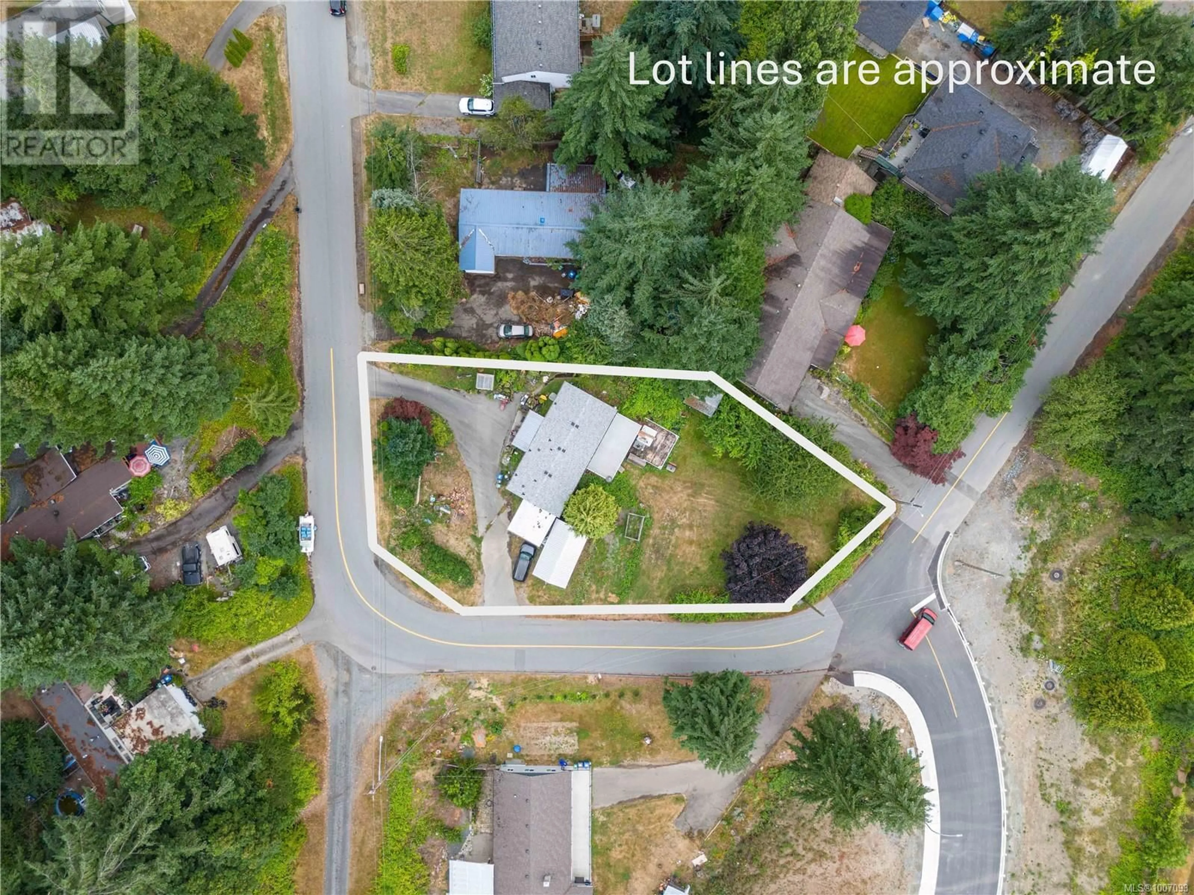 A pic from outside/outdoor area/front of a property/back of a property/a pic from drone, street for 5687 BIG BEAR RIDGE, Nanaimo British Columbia V9T2K3