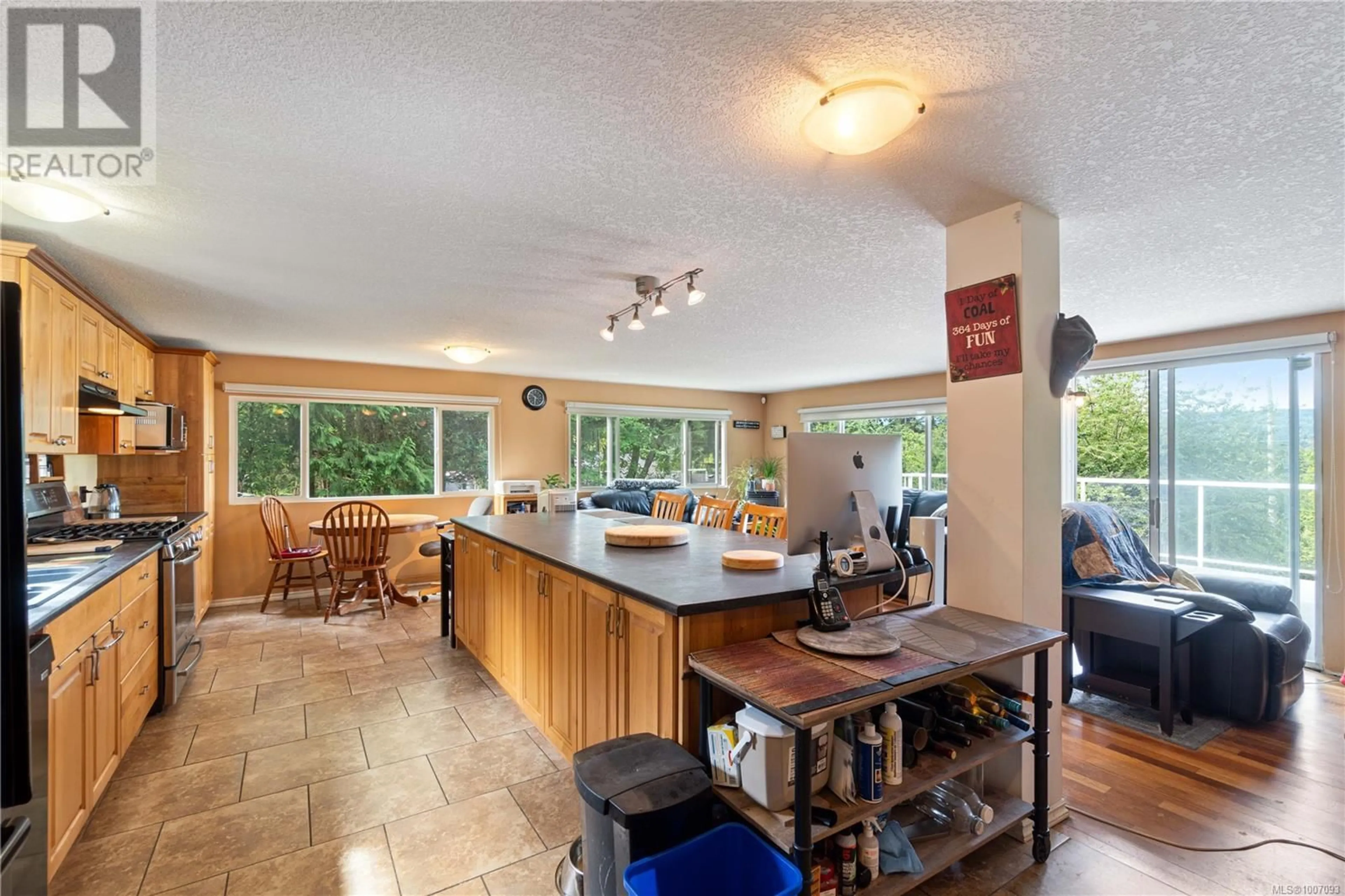 Open concept kitchen, ceramic/tile floor for 5687 BIG BEAR RIDGE, Nanaimo British Columbia V9T2K3