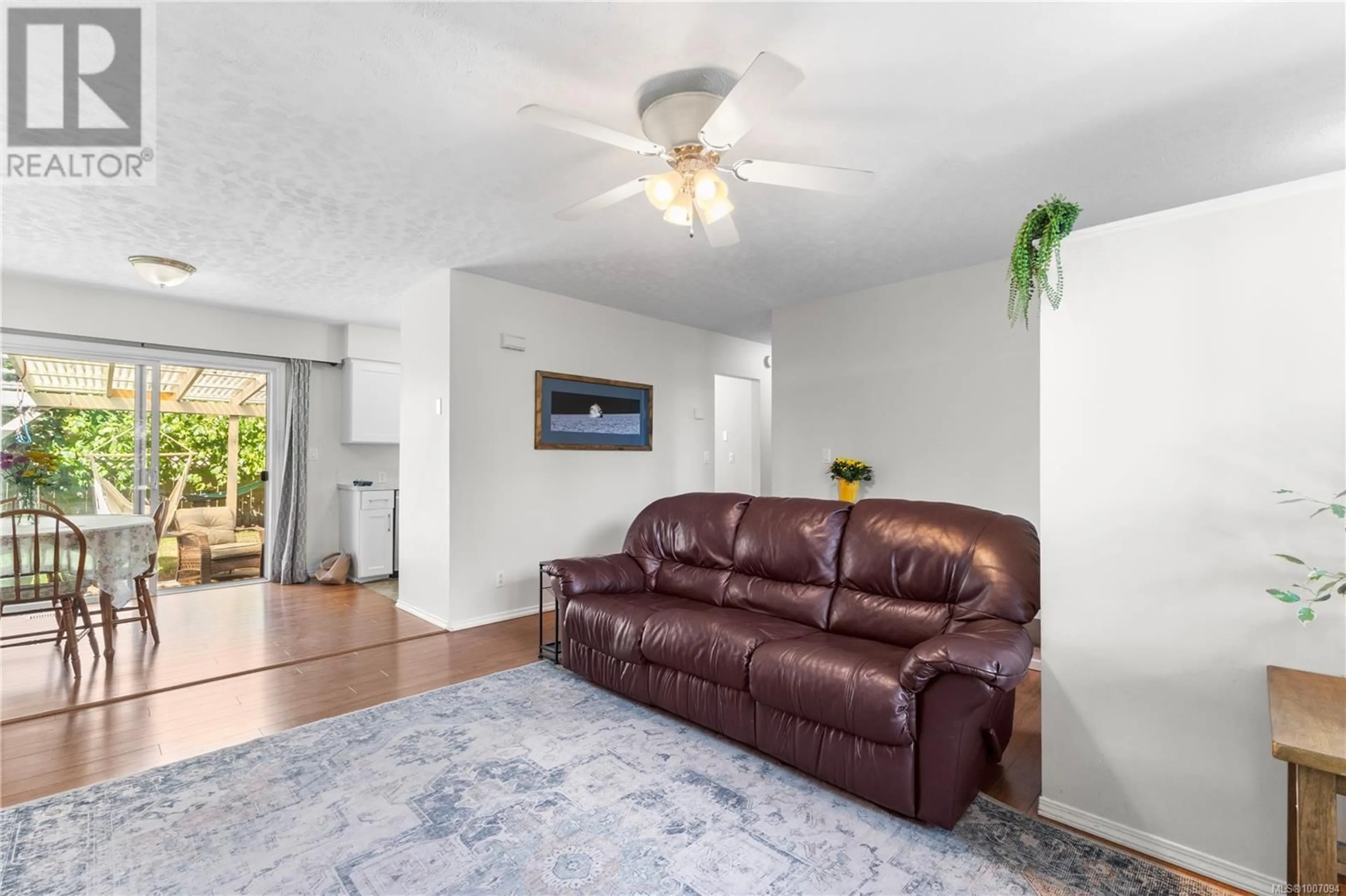 Living room with furniture, unknown for 718 RALPH HUTTON DRIVE, Campbell River British Columbia V9W2A4