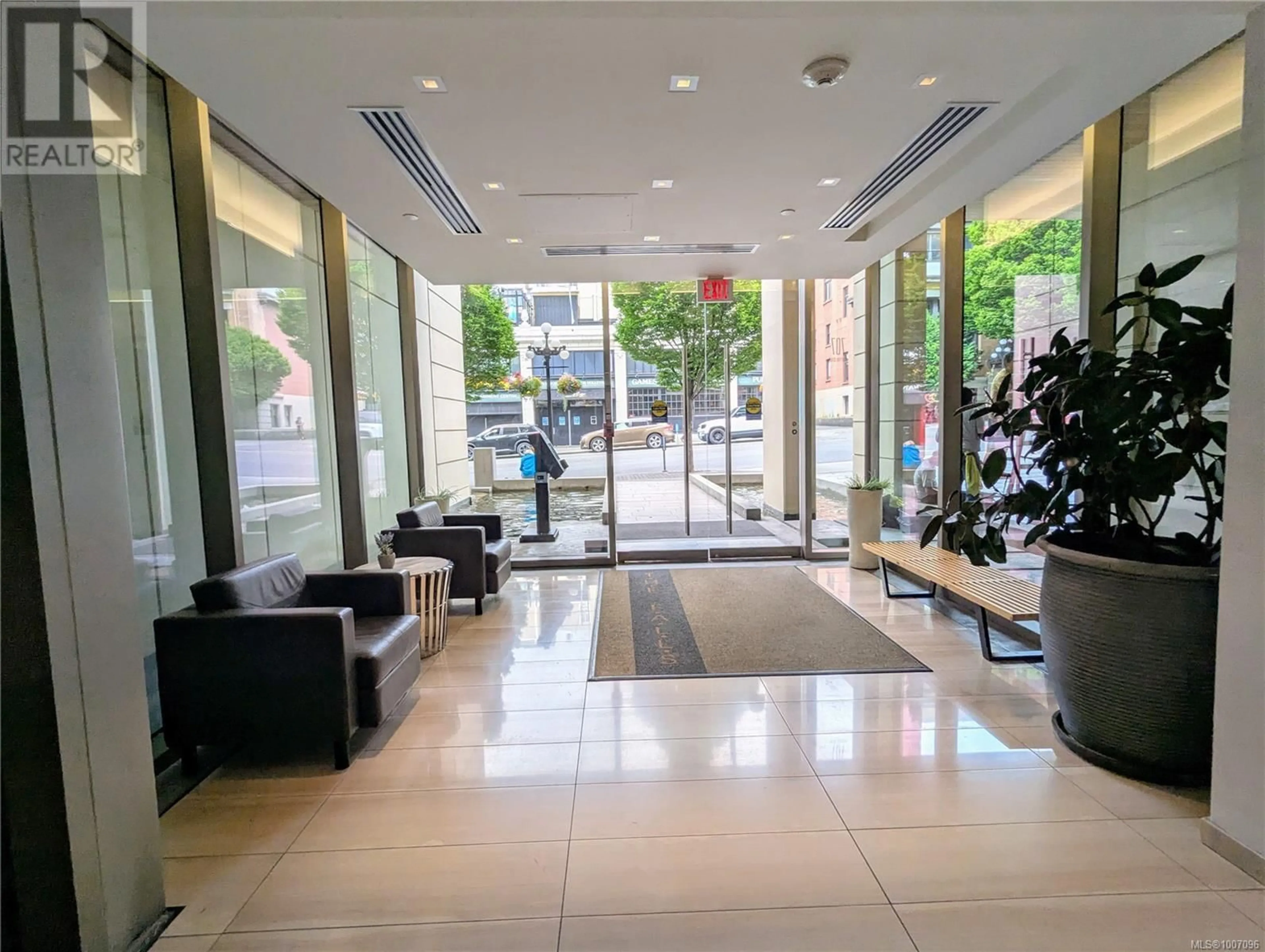 Lobby for 1405 - 707 COURTNEY STREET, Victoria British Columbia V8W0A9