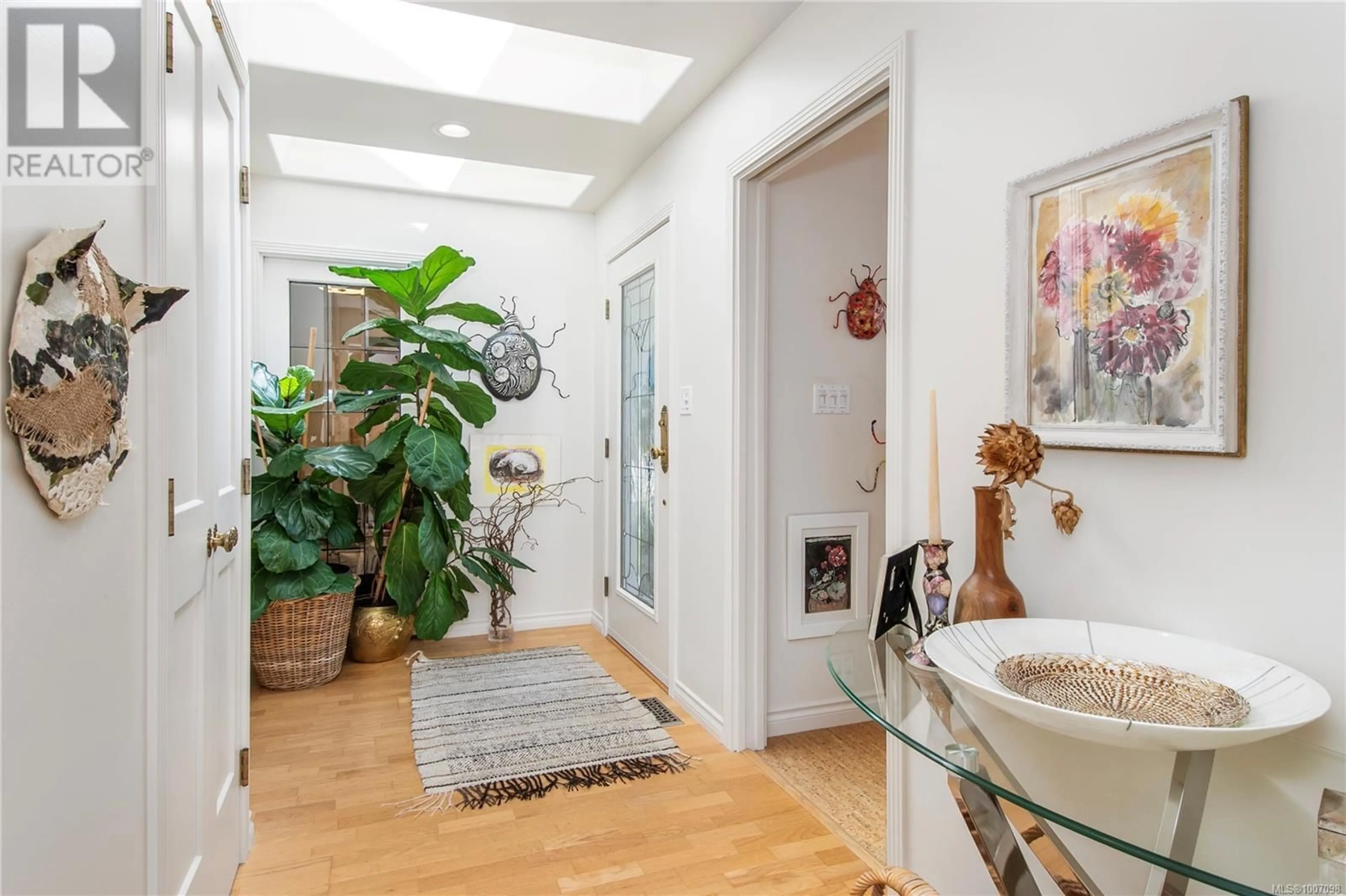 Indoor entryway for 2970 WILLOW CREEK ROAD, Campbell River British Columbia V9W7X8