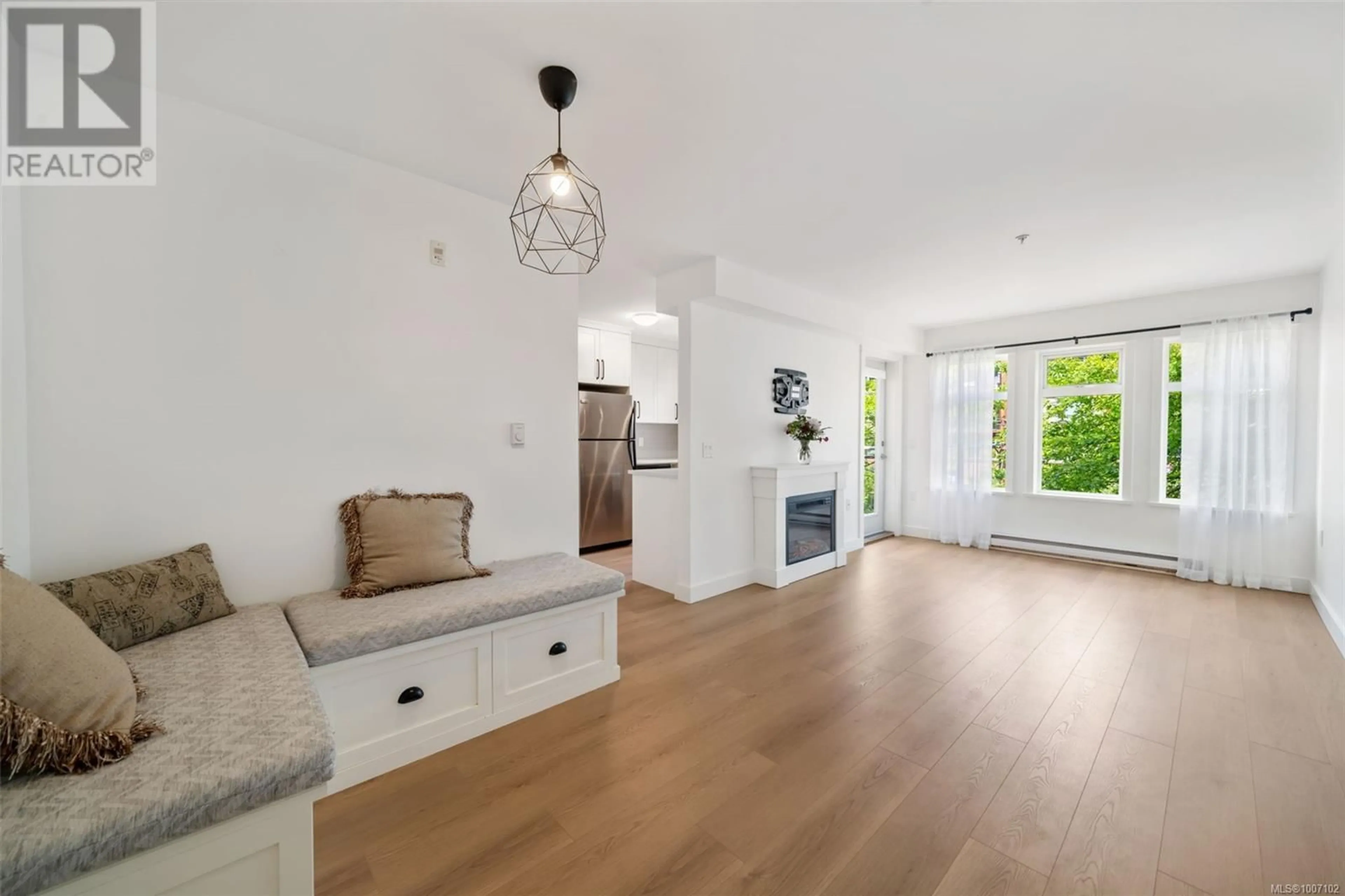 Living room with furniture, unknown for 314 - 655 GOLDSTREAM AVENUE, Langford British Columbia V9B0G2