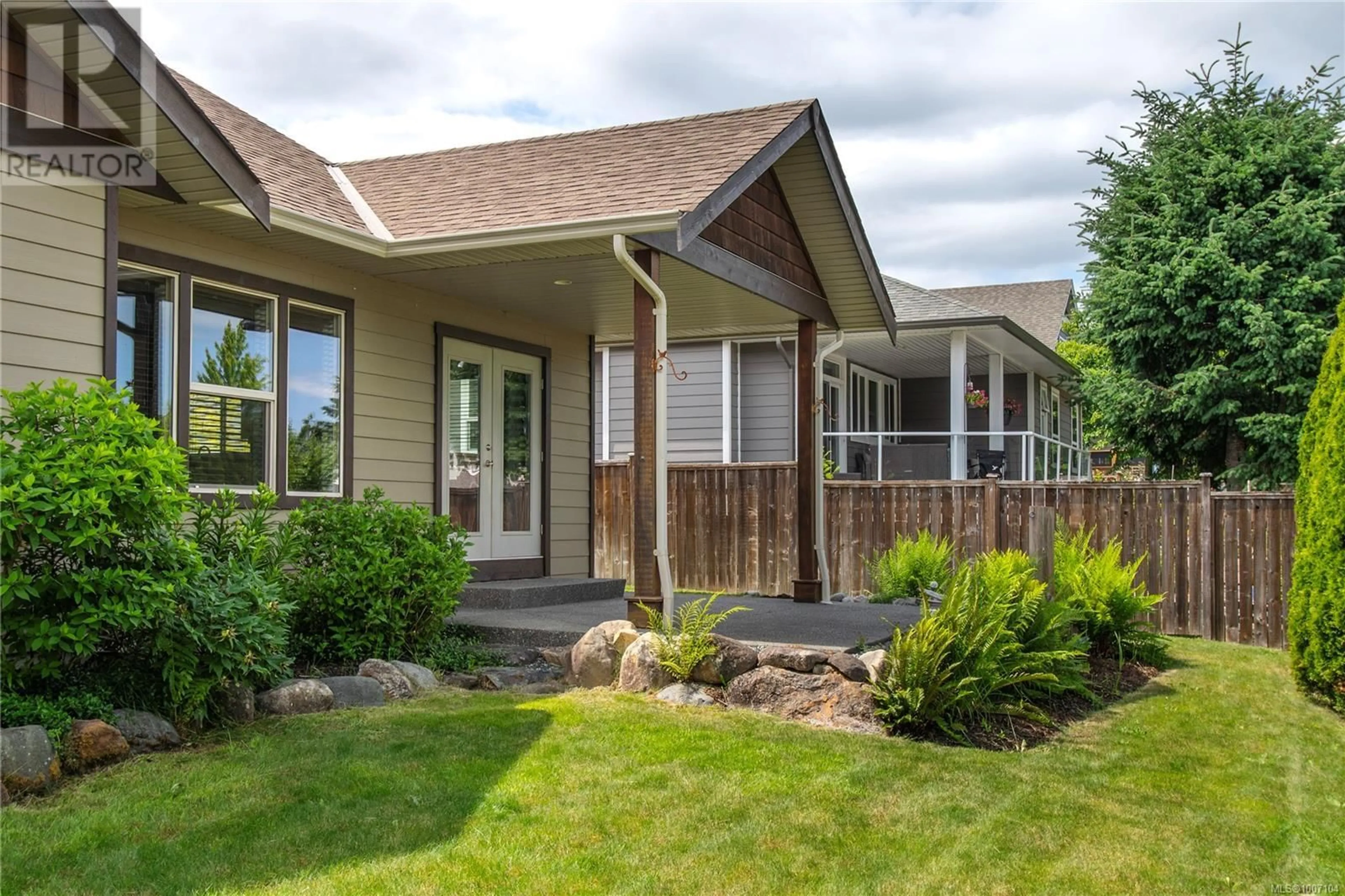 Home with vinyl exterior material, unknown for 203 - 303 ARDEN ROAD, Courtenay British Columbia V9N0A8