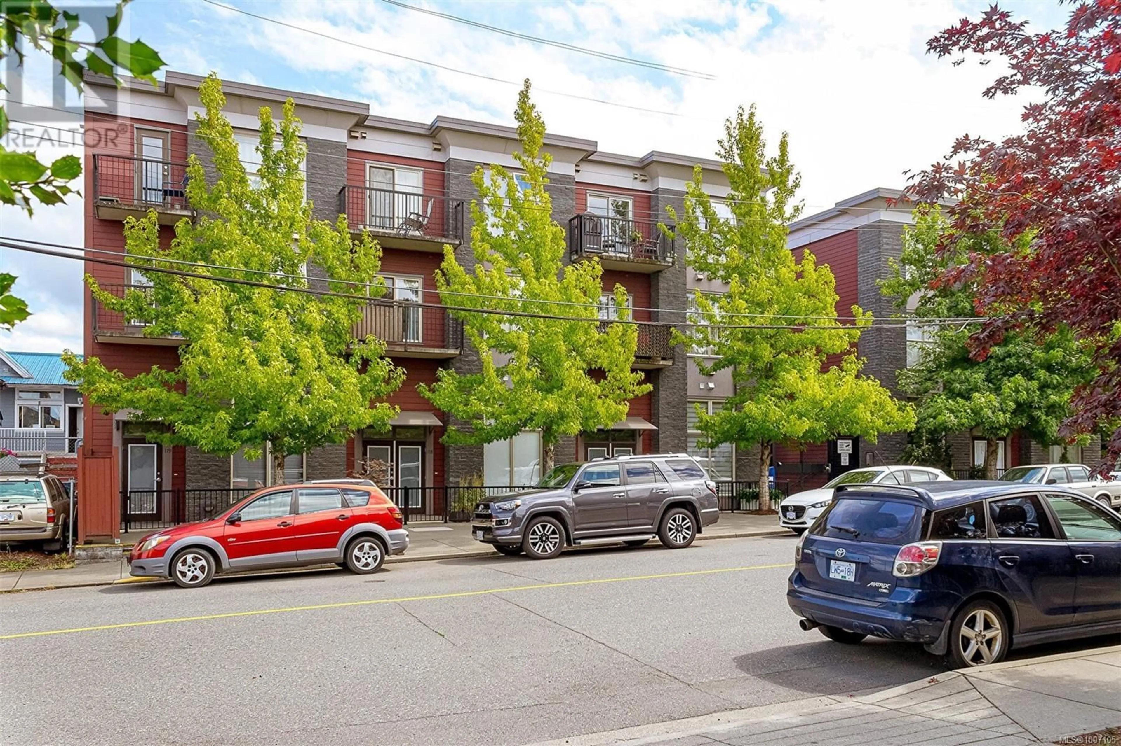 Patio, street for 320 - 555 FRANKLYN STREET, Nanaimo British Columbia V9R2X9