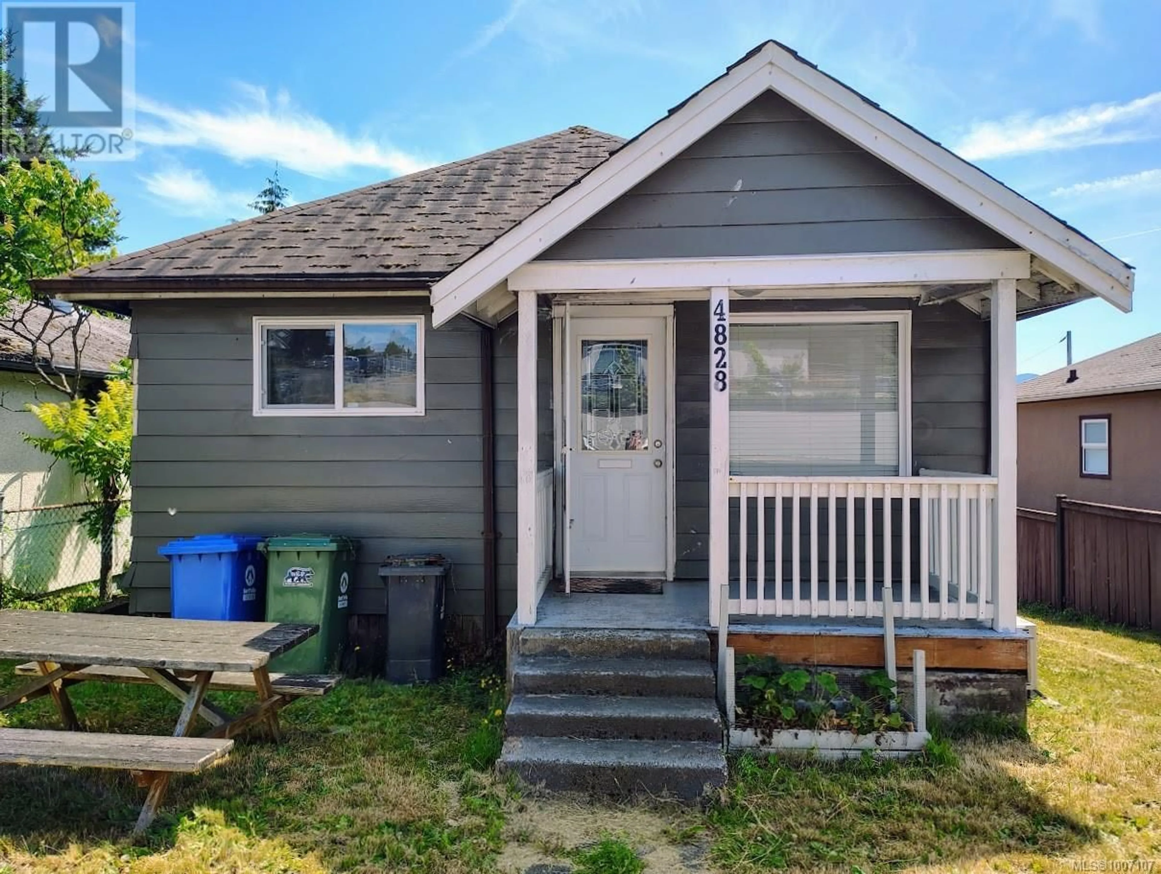 Home with vinyl exterior material, street for 4828 REDFORD STREET, Port Alberni British Columbia V9Y3P2