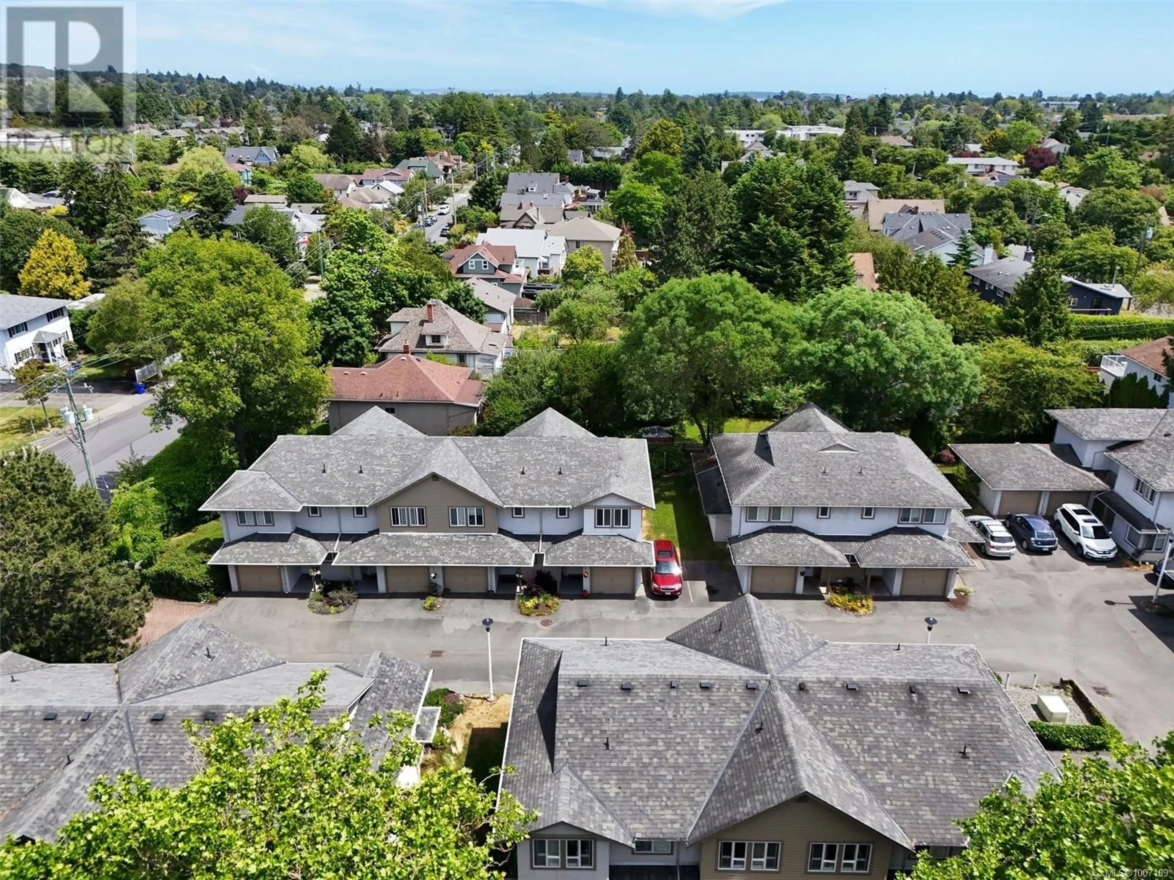 A pic from outside/outdoor area/front of a property/back of a property/a pic from drone, street for 15 - 2669 SHELBOURNE STREET, Victoria British Columbia V8R4M1