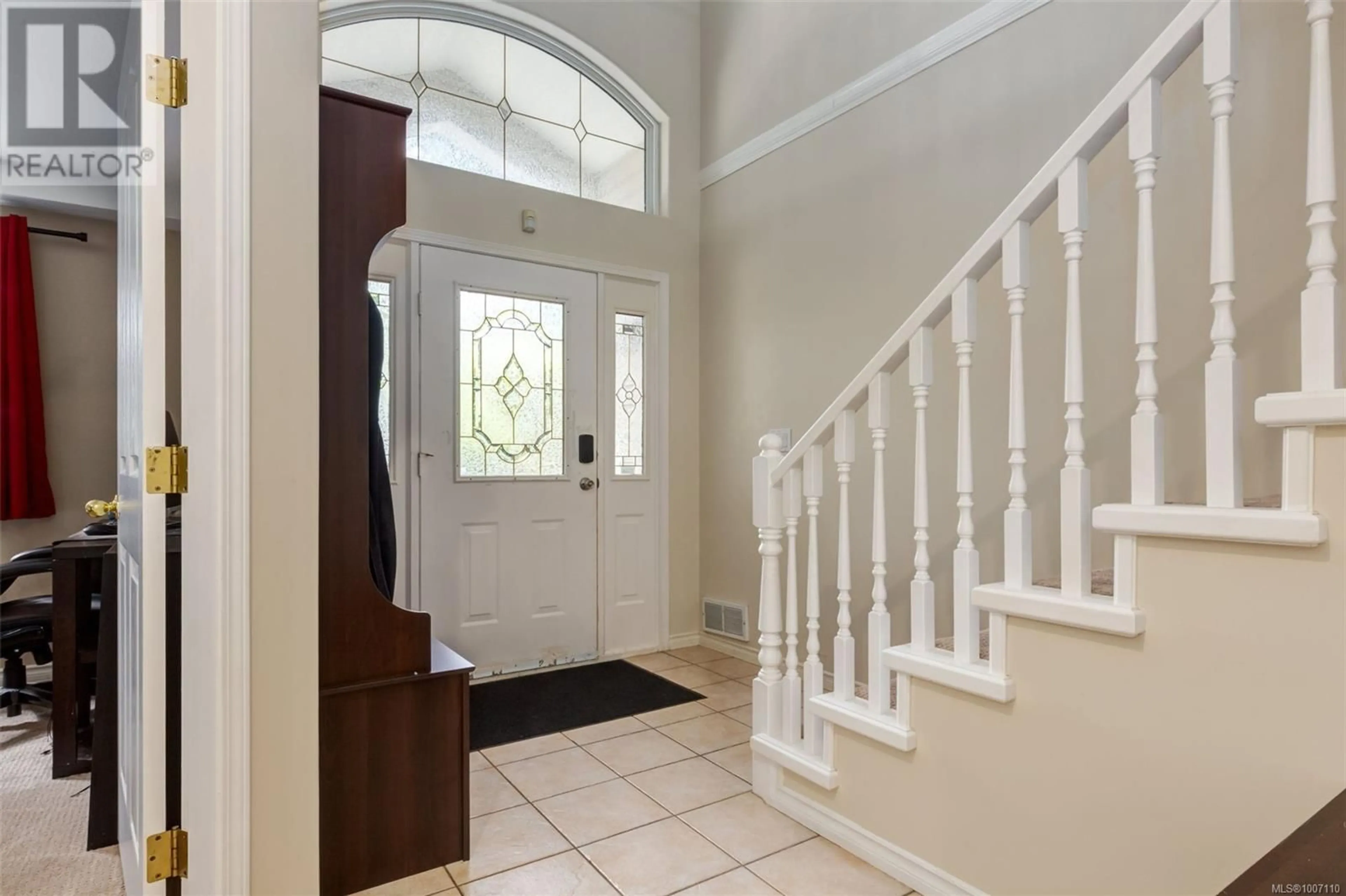 Indoor entryway for 6422 DOVER ROAD, Nanaimo British Columbia V9V1A7