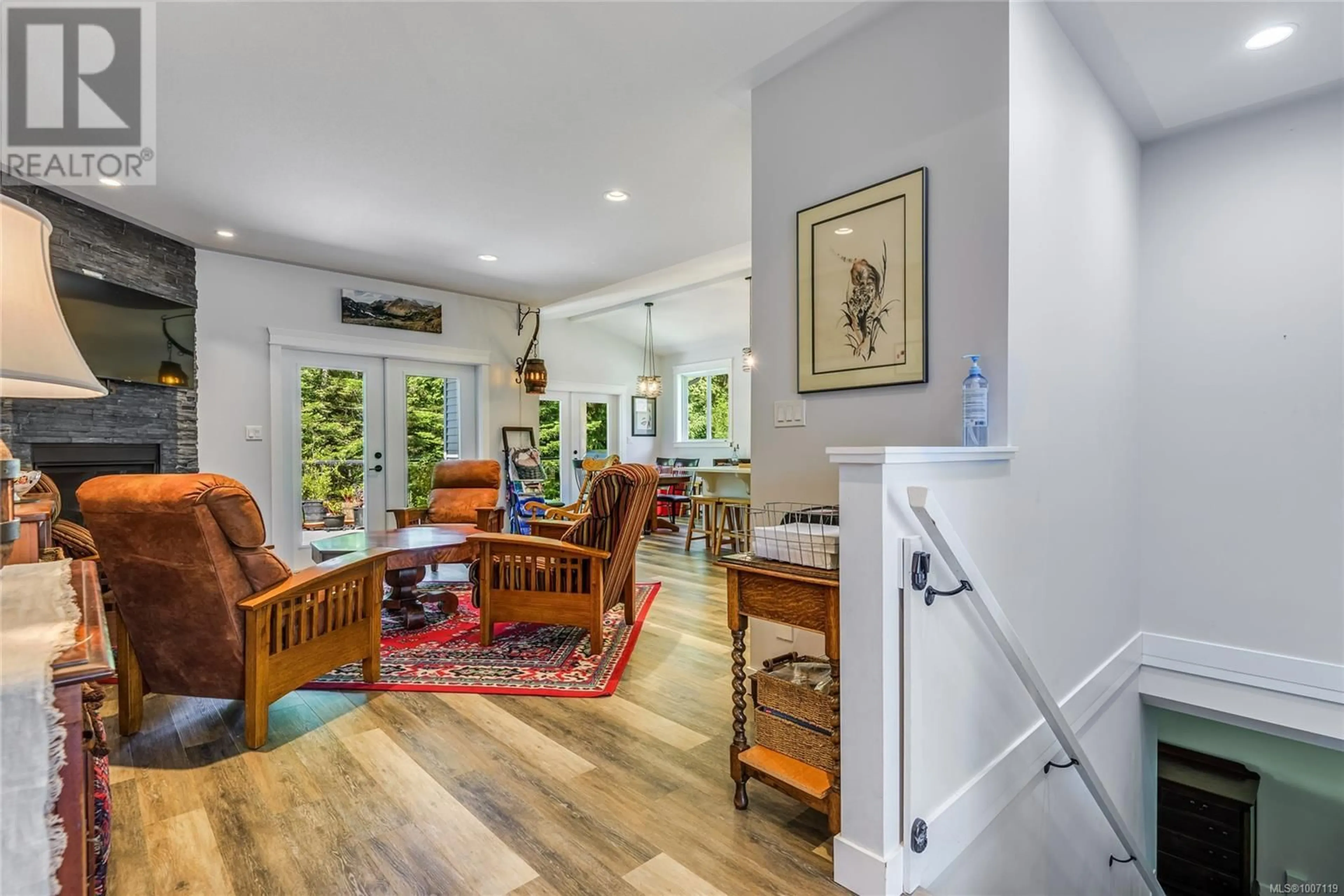 Indoor entryway for 13 - 100 MCPHEDRAN ROAD, Campbell River British Columbia V9W5P4