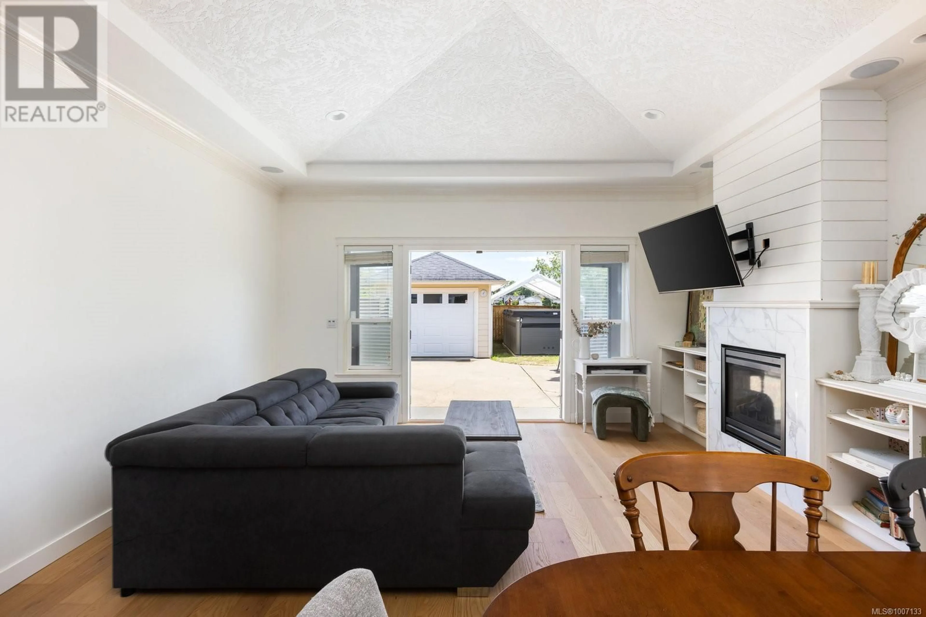 Living room with furniture, unknown for 9937 SWIFTSURE PLACE, Sidney British Columbia V8L4E3