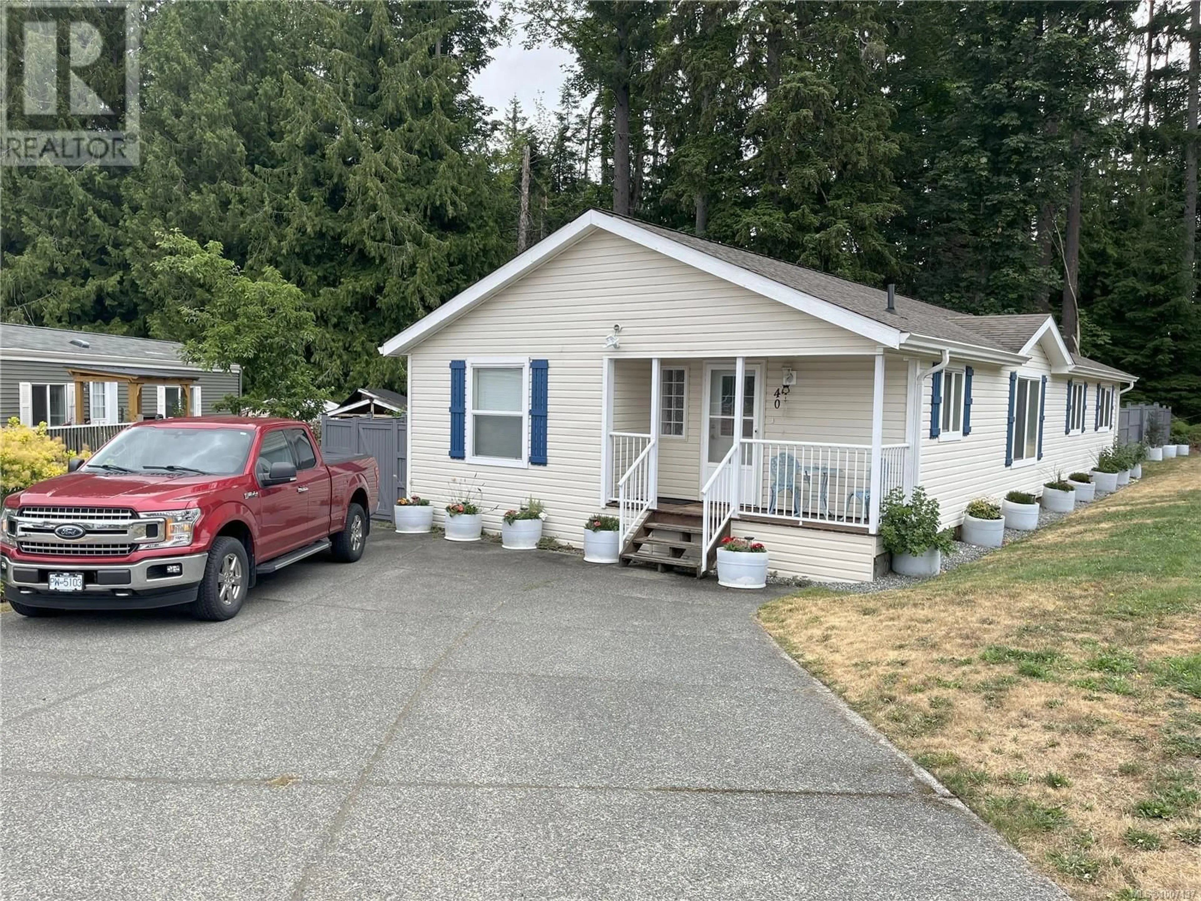 Home with vinyl exterior material, street for 40 - 541 JIM CRAM DRIVE, Ladysmith British Columbia V9G1J5