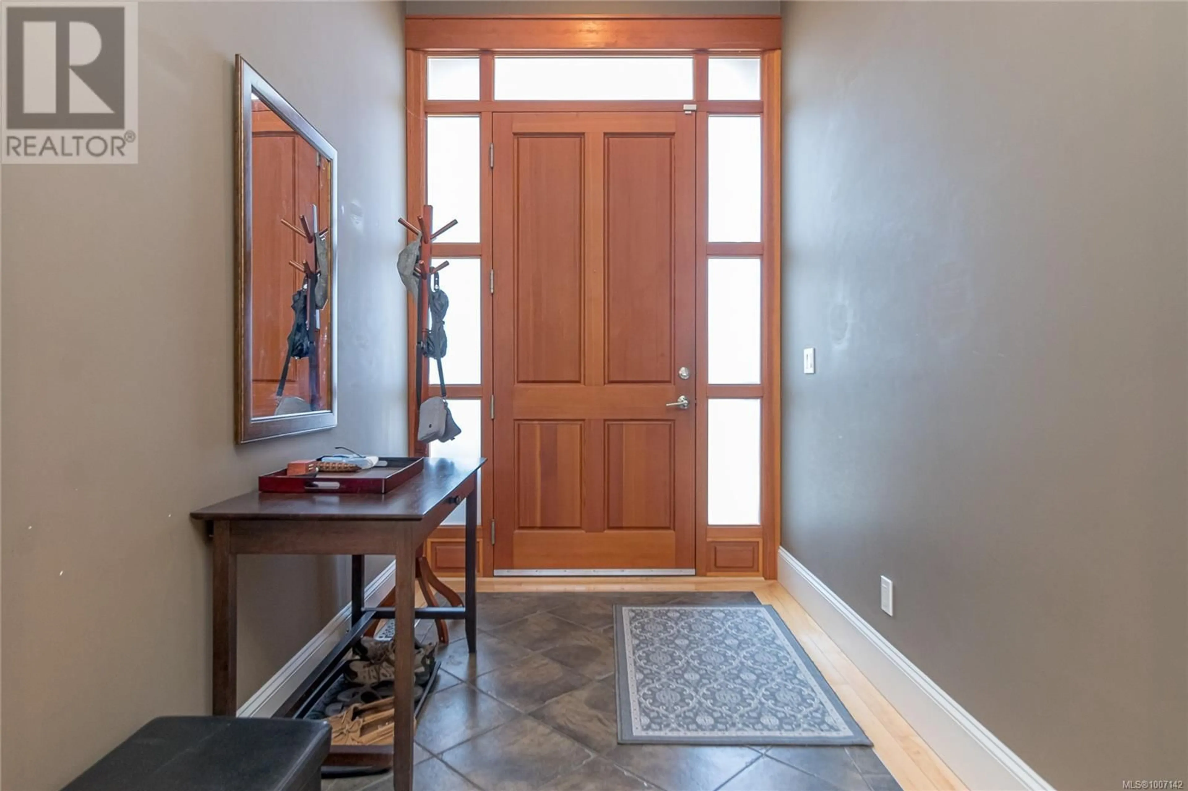 Indoor entryway for 6538 HARRIER ROAD, Nanaimo British Columbia V9V1V8