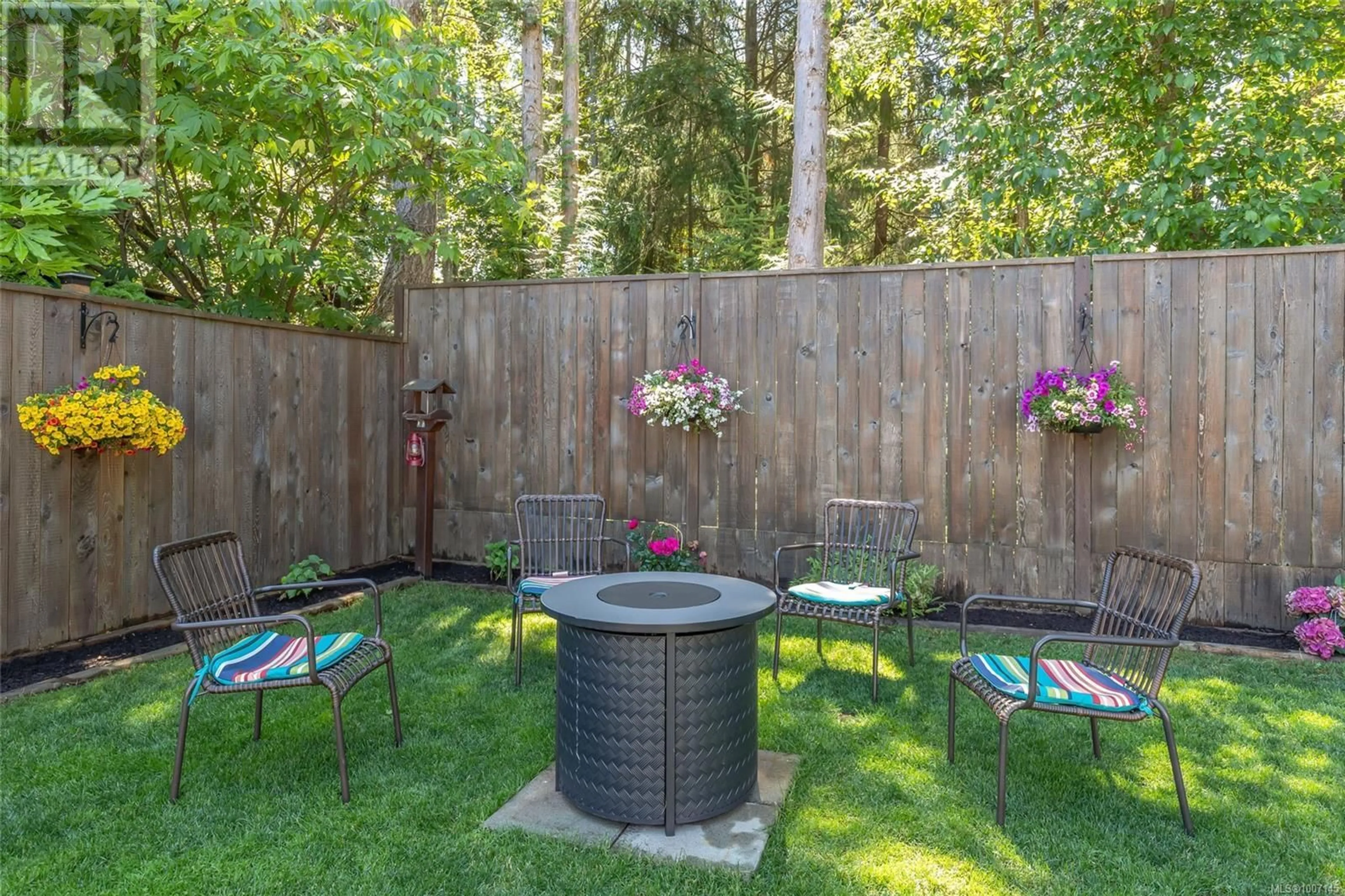 Patio, forest/trees view for 6421 PORTSMOUTH ROAD, Nanaimo British Columbia V9V1A3