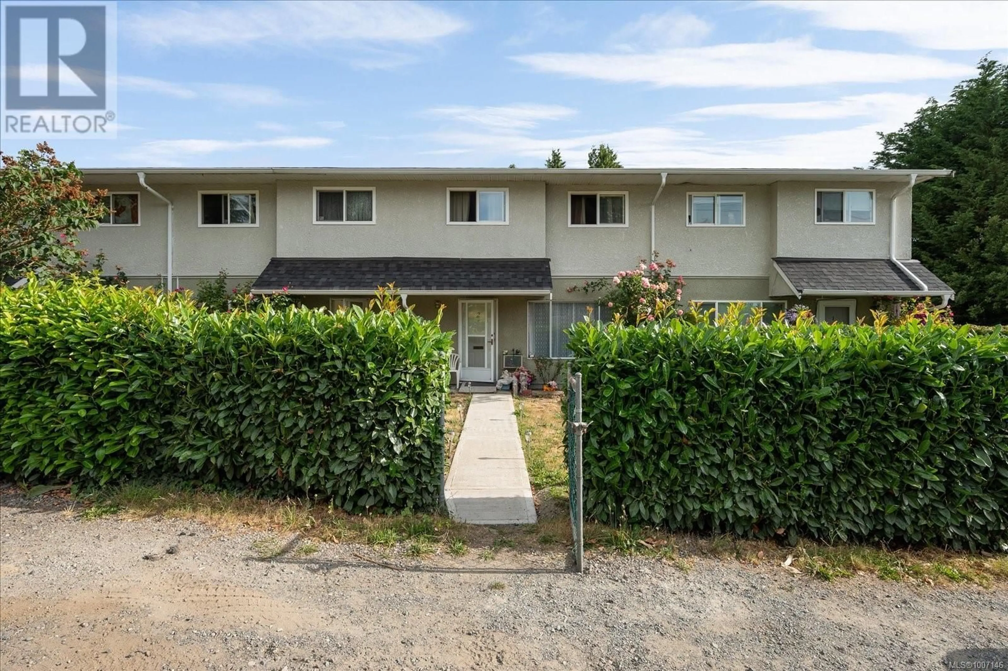A pic from outside/outdoor area/front of a property/back of a property/a pic from drone, street for 2 - 1656 MEREDITH ROAD, Nanaimo British Columbia V9S2M2
