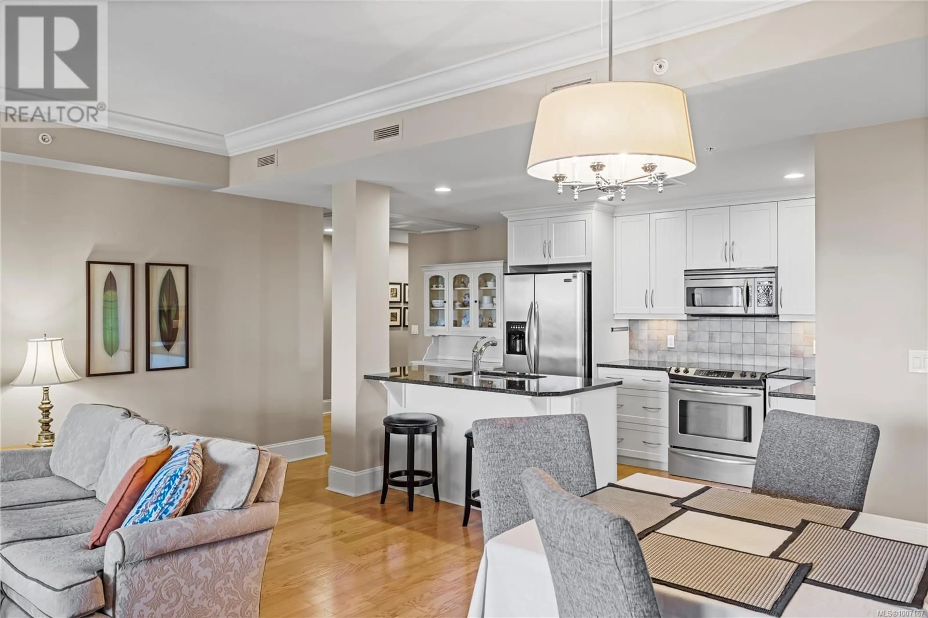 Open concept kitchen, unknown for 204 - 222 SECOND AVENUE, Qualicum Beach British Columbia V9K0A4
