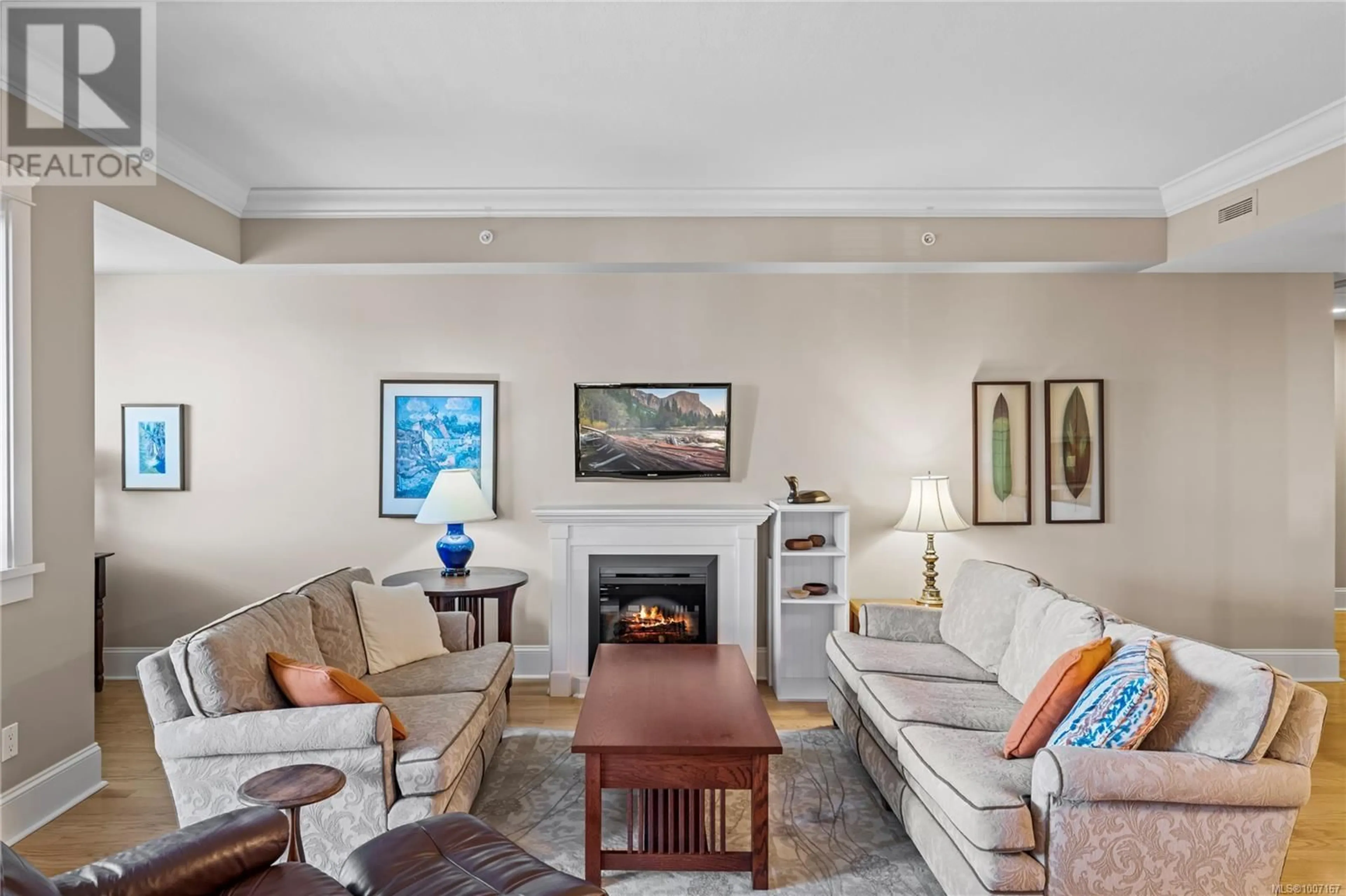 Living room with furniture, unknown for 204 - 222 SECOND AVENUE, Qualicum Beach British Columbia V9K0A4