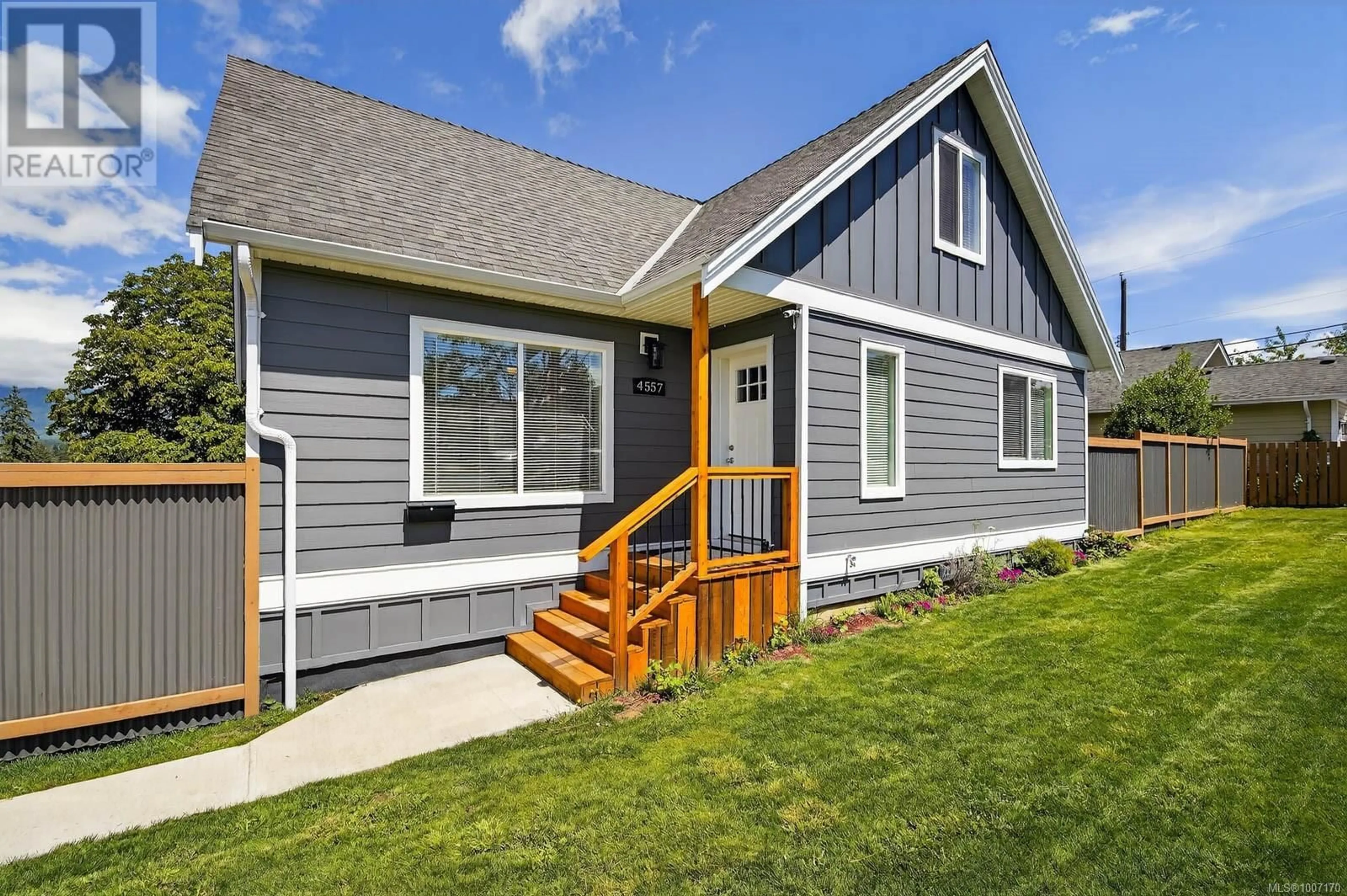 Home with vinyl exterior material, street for 4557 MORTON STREET, Port Alberni British Columbia V9Y3T5