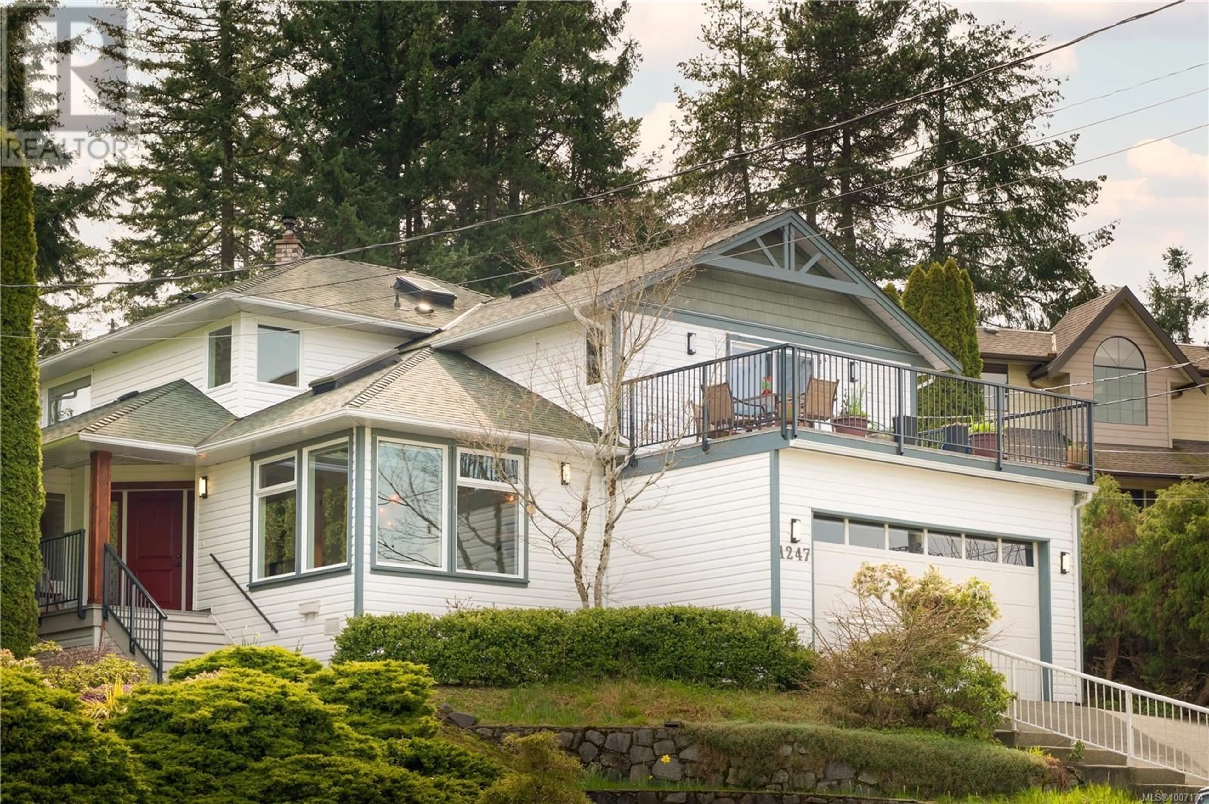 Home with vinyl exterior material, street for 1247 SELKIRK DRIVE, Nanaimo British Columbia V9R5Z5