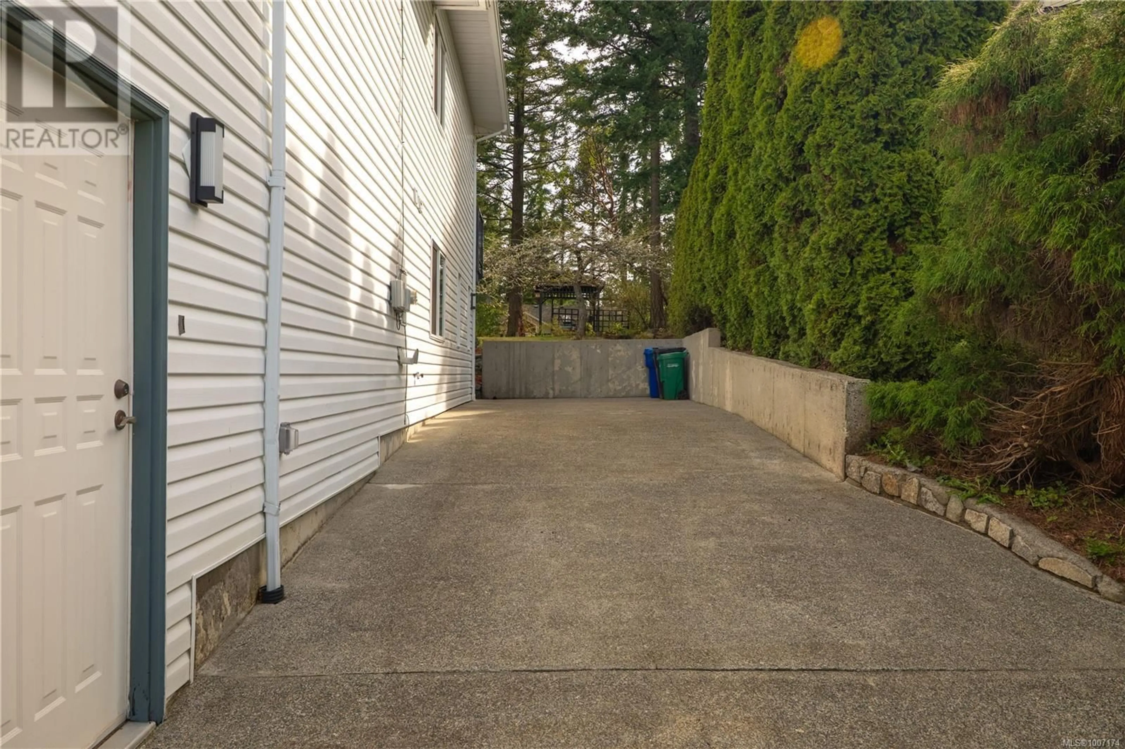 Patio, street for 1247 SELKIRK DRIVE, Nanaimo British Columbia V9R5Z5