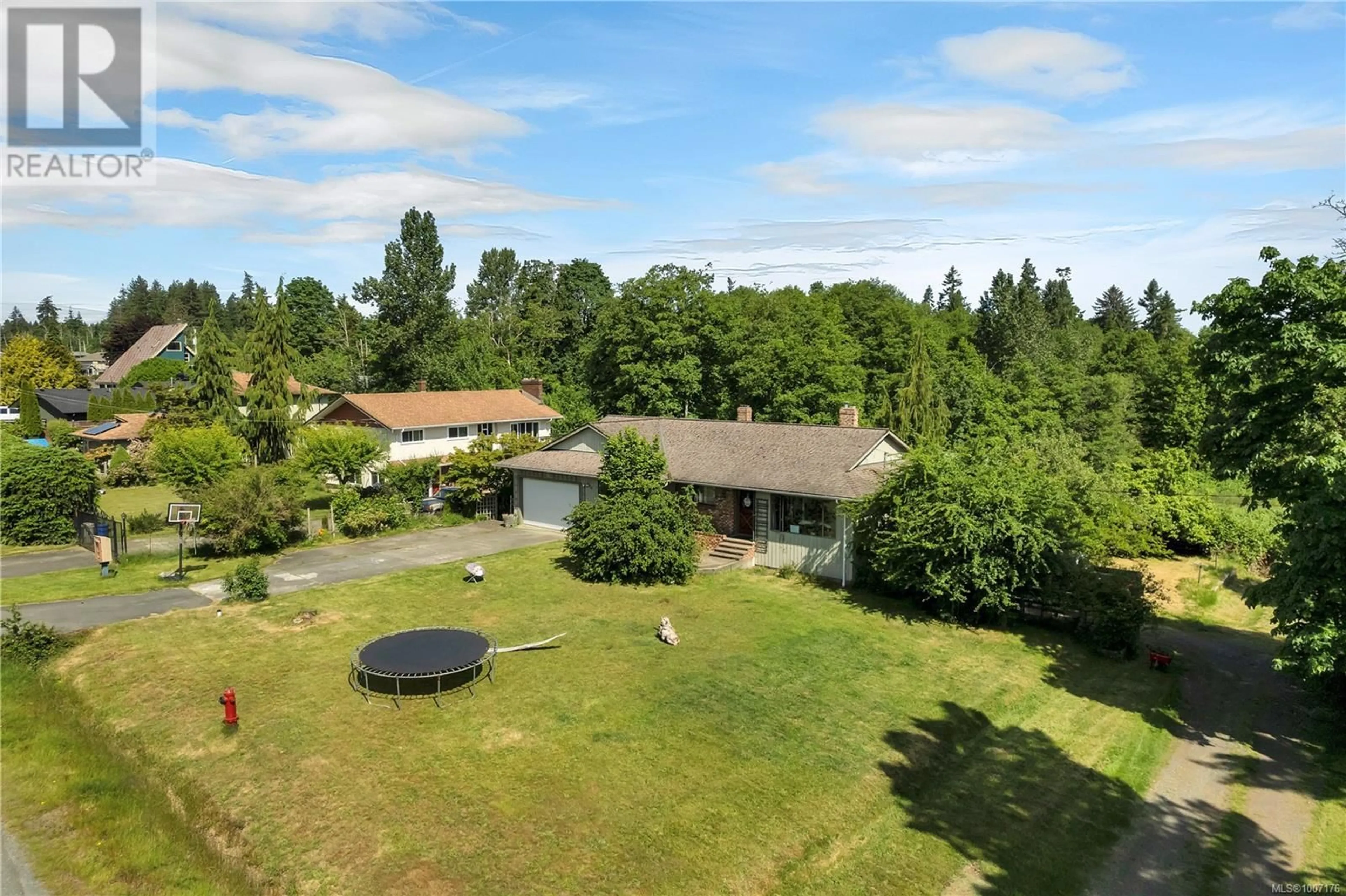 A pic from outside/outdoor area/front of a property/back of a property/a pic from drone, unknown for 76 FAIRWINDS ROAD, Campbell River British Columbia V9H1H1