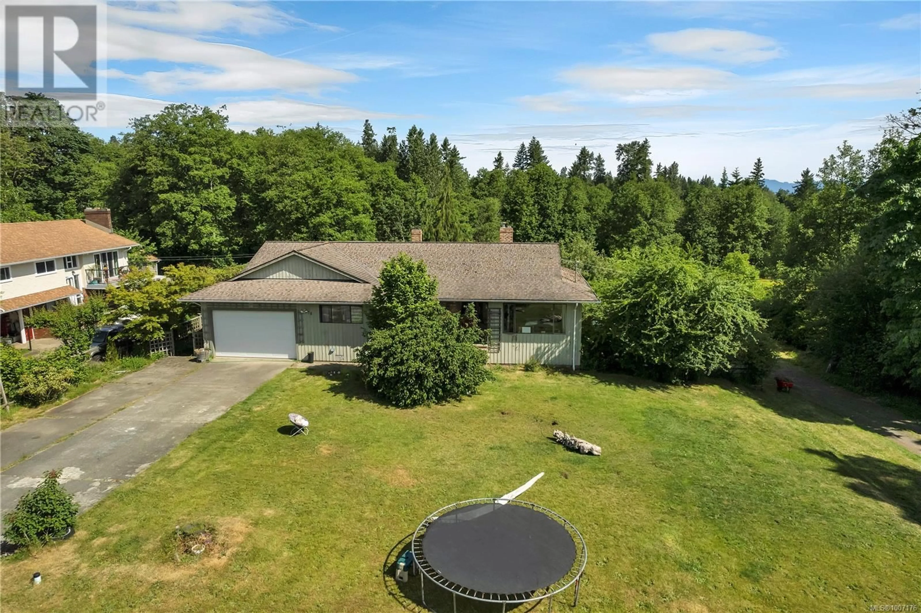 A pic from outside/outdoor area/front of a property/back of a property/a pic from drone, unknown for 76 FAIRWINDS ROAD, Campbell River British Columbia V9H1H1