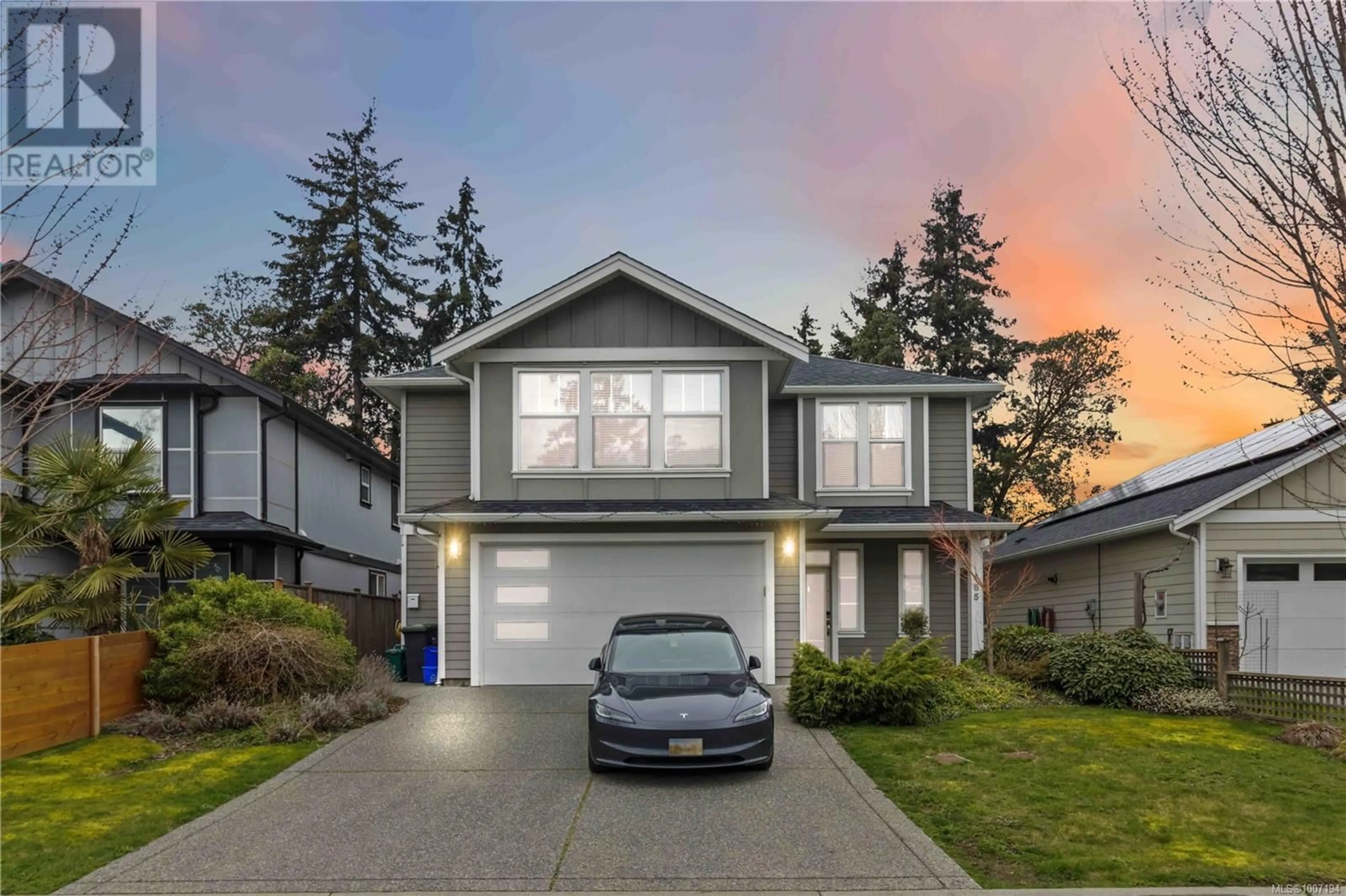 Home with vinyl exterior material, street for 185 BELLAMY LINK, Langford British Columbia V9B3M9
